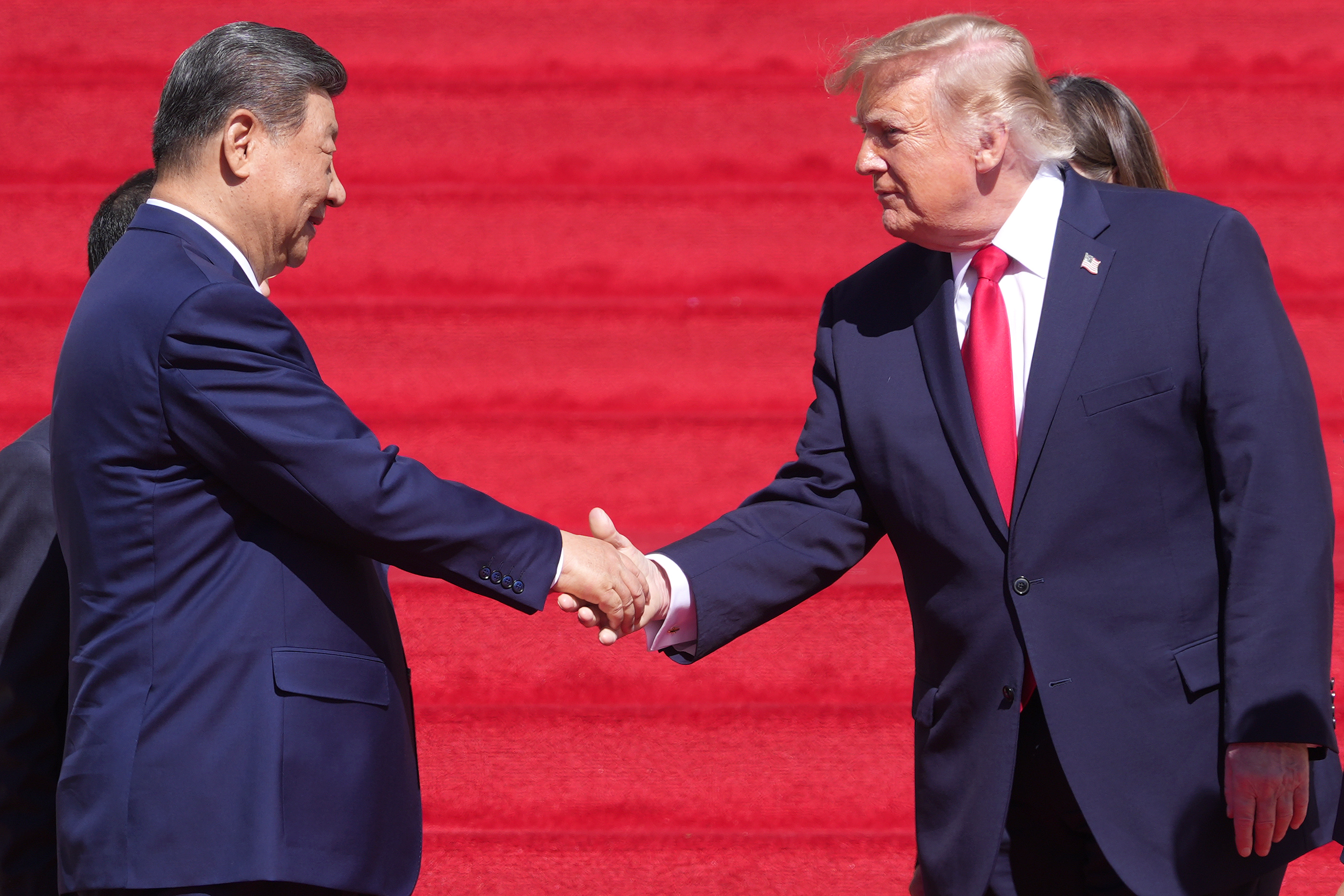 China afirmó que respeta la decisión de Trump de empezar a llamarle "superinteligencia" a la IA 