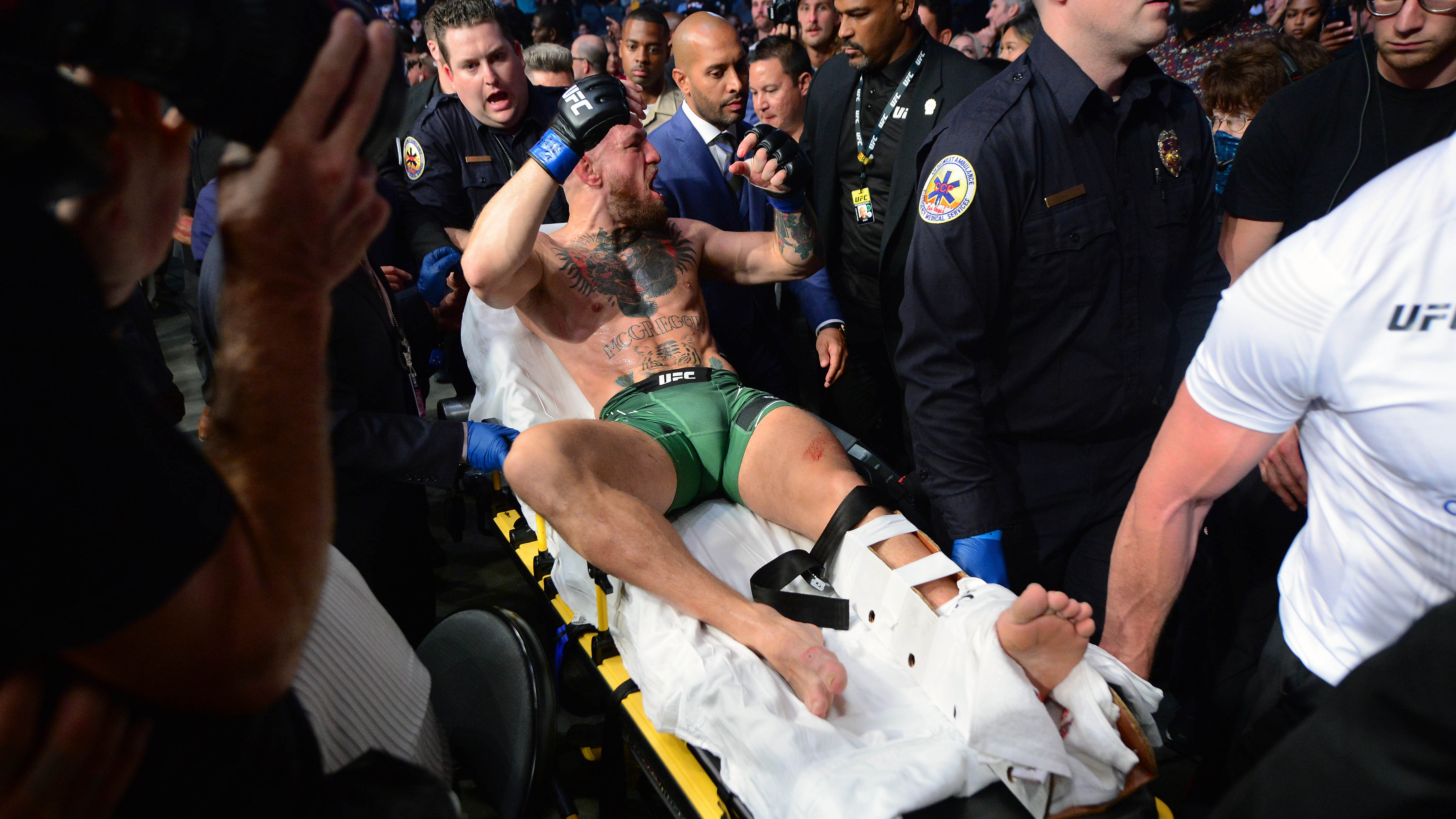 Impactante lesión de Conor McGregor: perdió ante Dustin Poirier en el primer round del UFC 264