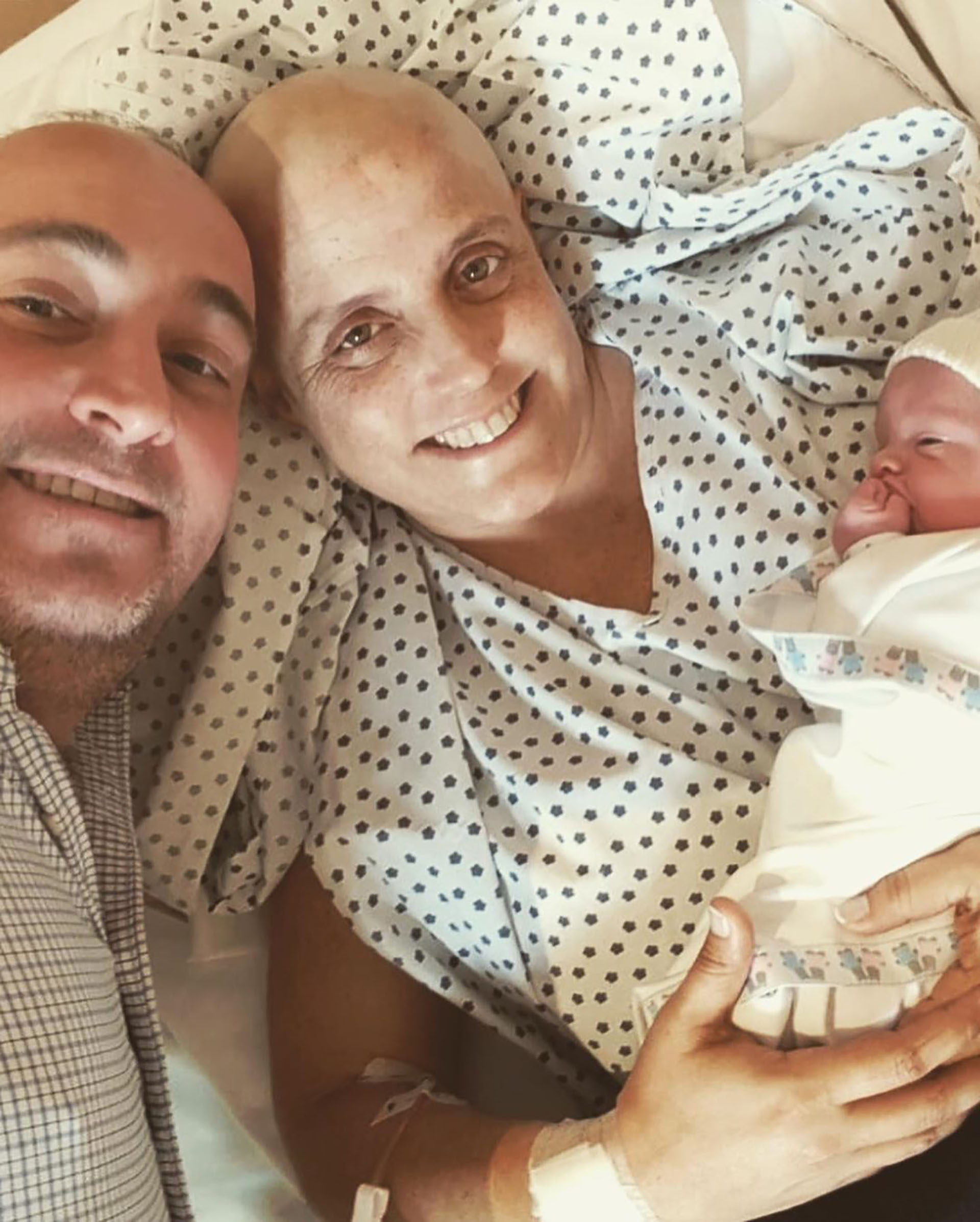 El 12 de octubre de 2018, luego de cuatro sesiones de quimioterapia, nació Fermín por cesárea. "Pesó 2 kilos 800 gramos. Pese a todo el contexto, fue el día más feliz de nuestras vidas", dice Agustina (Foto/@renatito_y_yo)