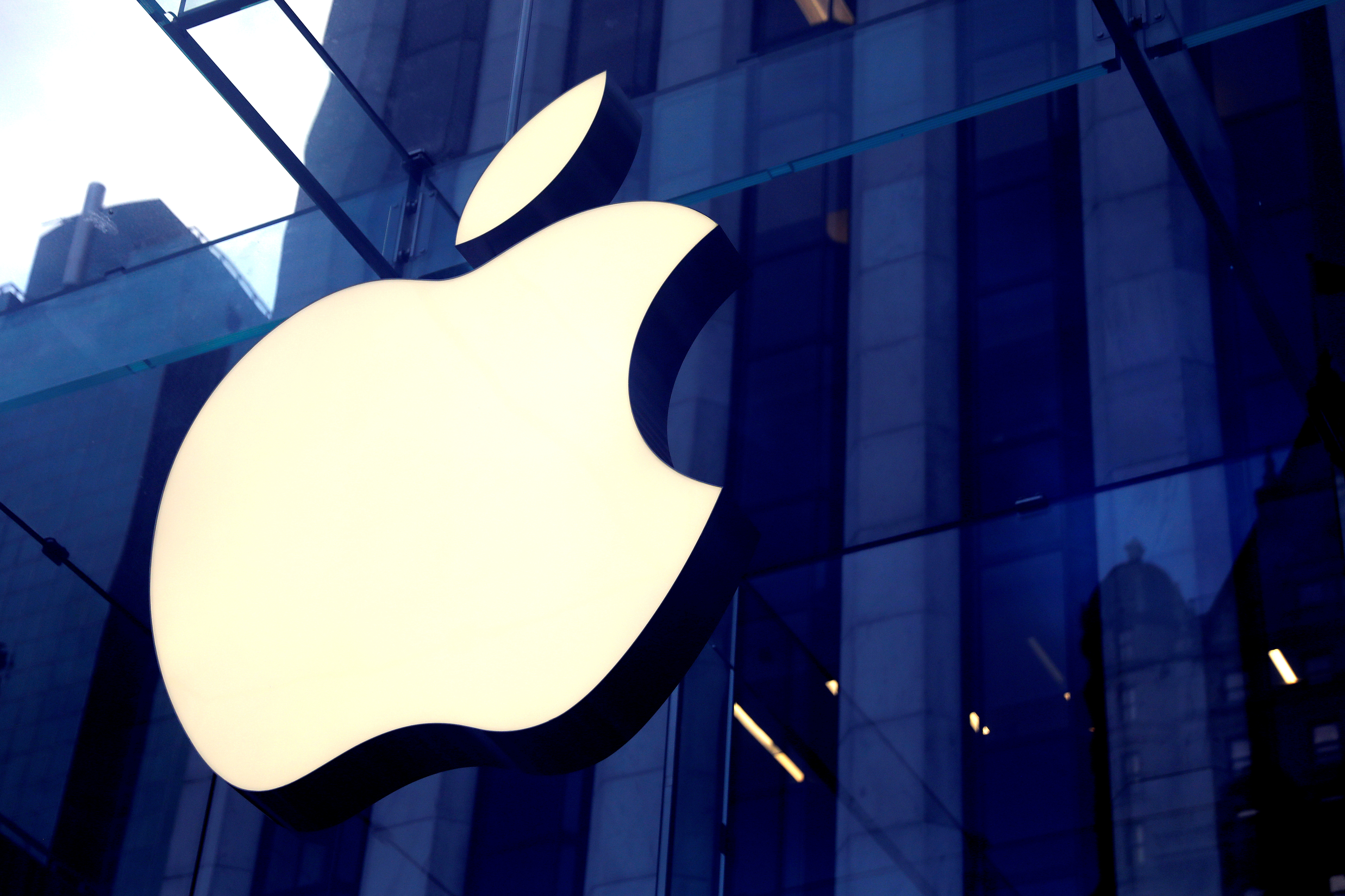 El nuevo iPhone incluiría mejoras en la pantalla (REUTERS/Mike Segar/File Photo/File Photo)