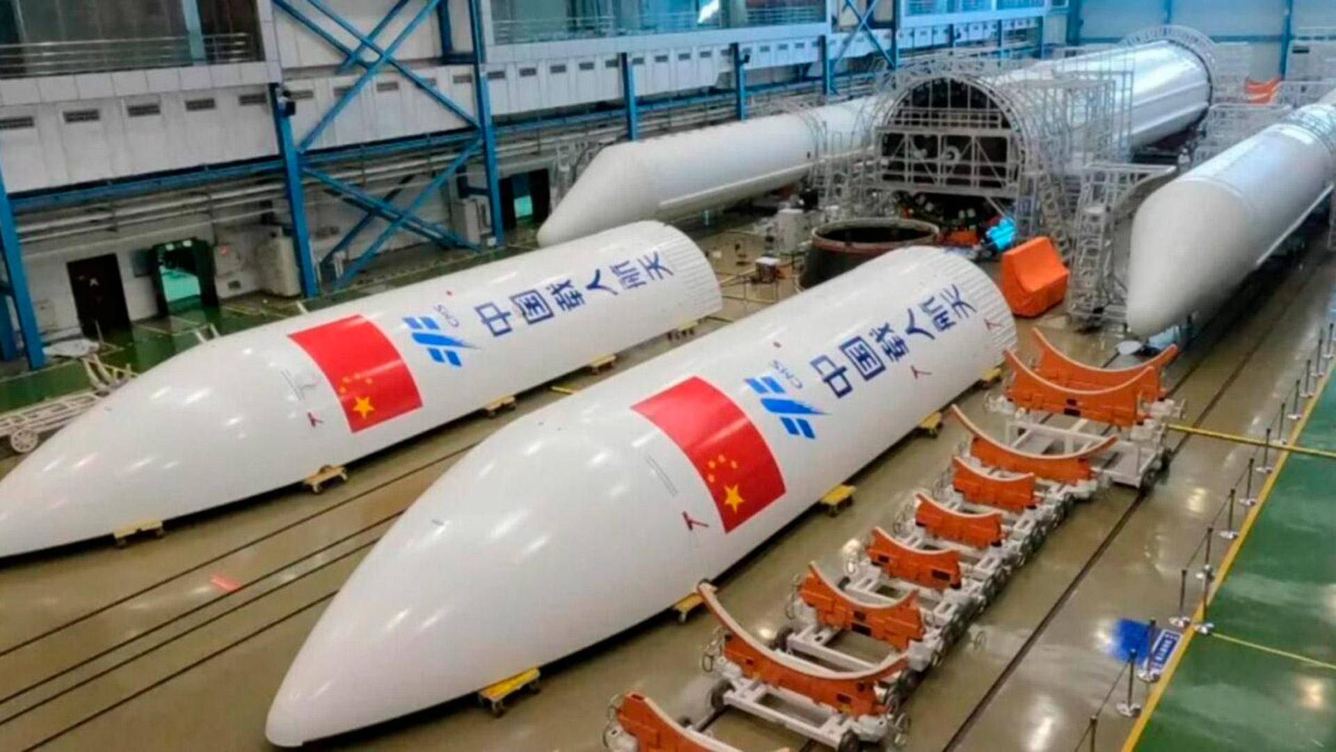 El cohete chino en pleno armado