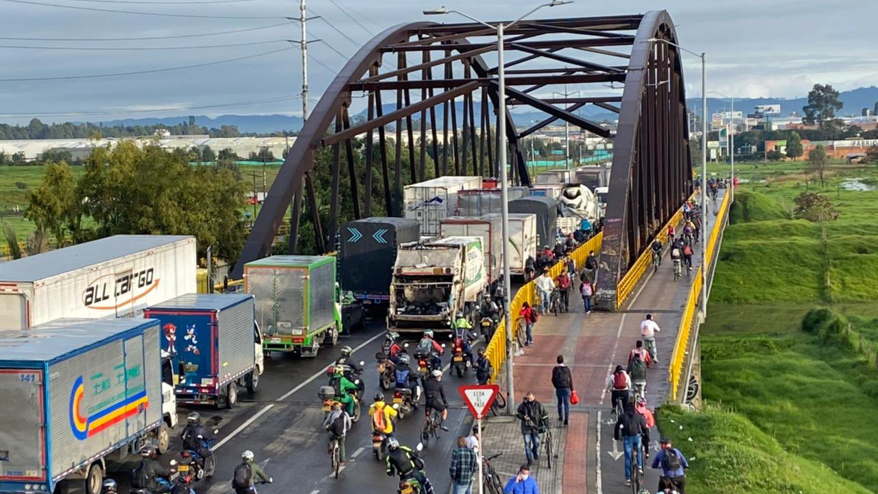 Así Avanzan Los Bloqueos Por El Paro Nacional En Las Vías De