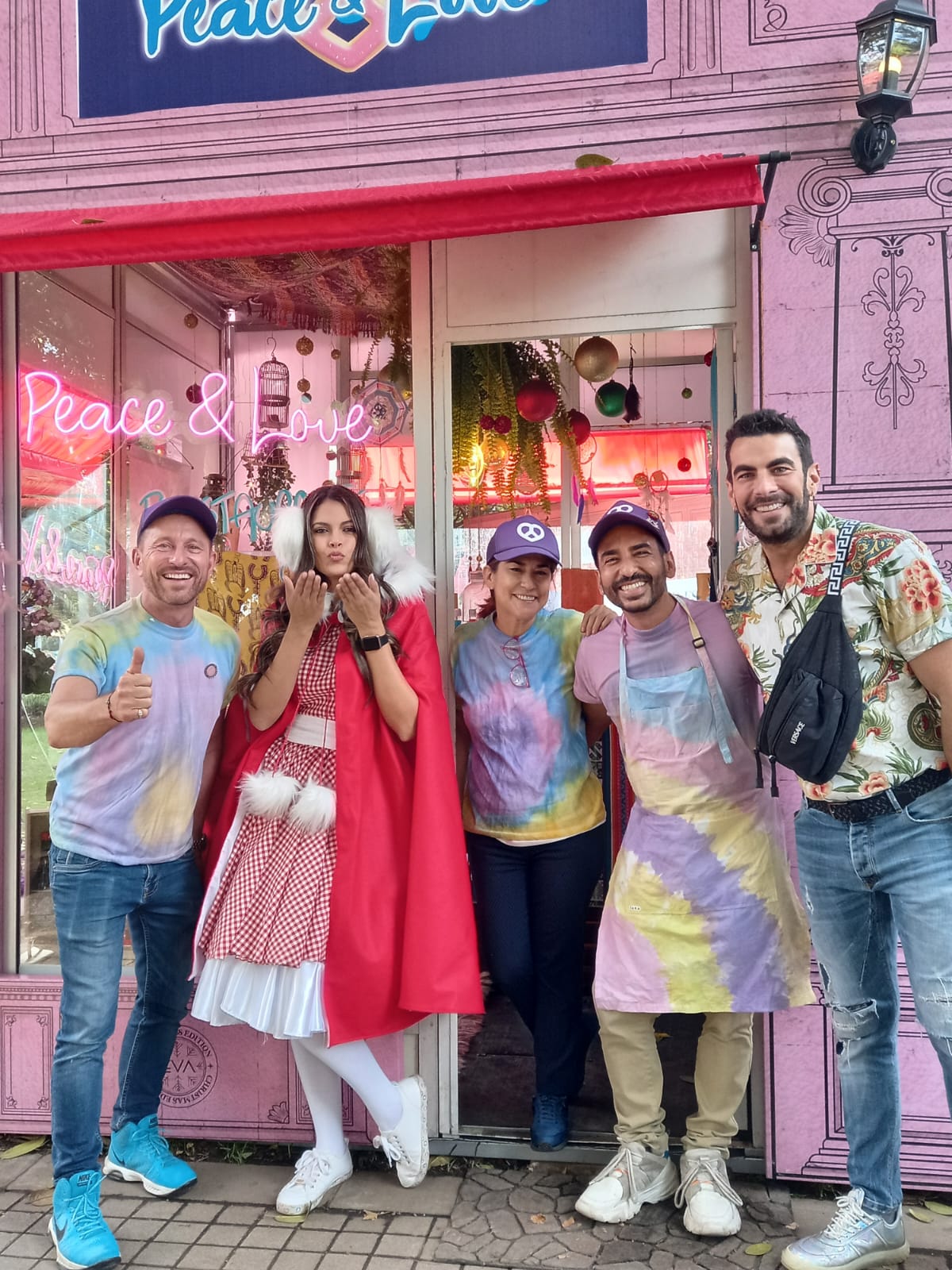 El restaurante Preace&Love es uno de sus proyectos con más vinculo entre la comunidad. Google Colombia los destacó en junio, Mes del Orgullo.