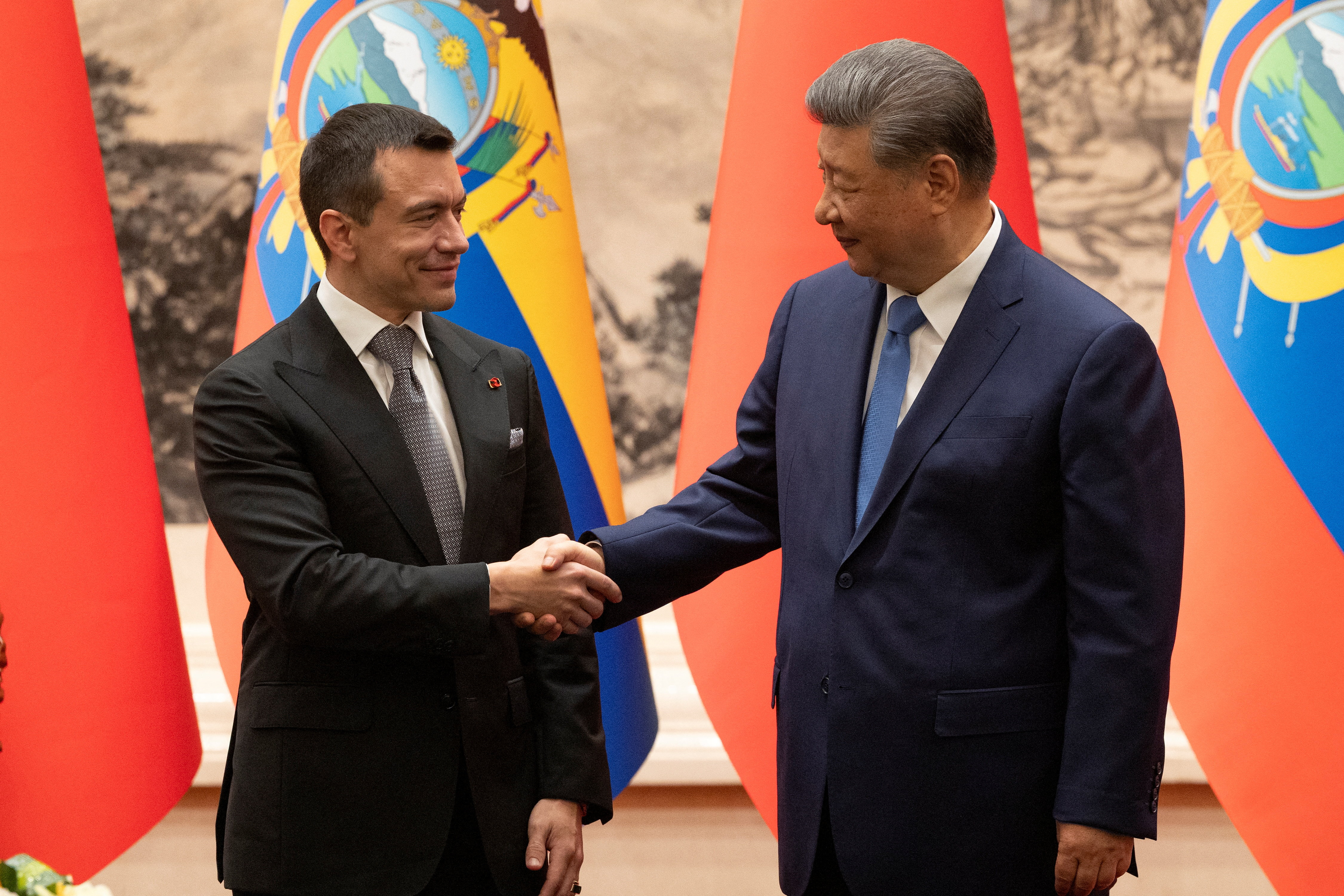 Alarma por la firma de Noboa con China Media Group, el conglomerado bajo control del Partido Comunista Chino