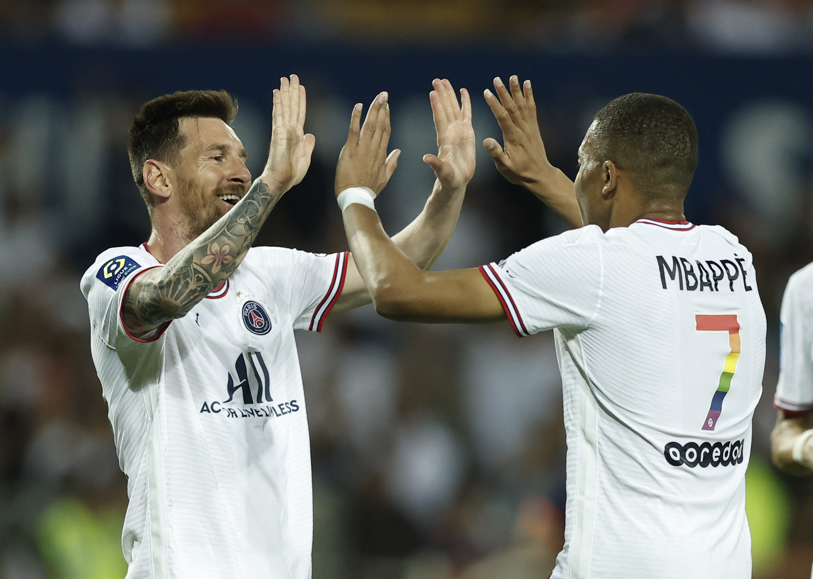 Lionel wird sich weiterhin das Spielfeld mit Kylian Mbappé teilen (Foto: Reuters)