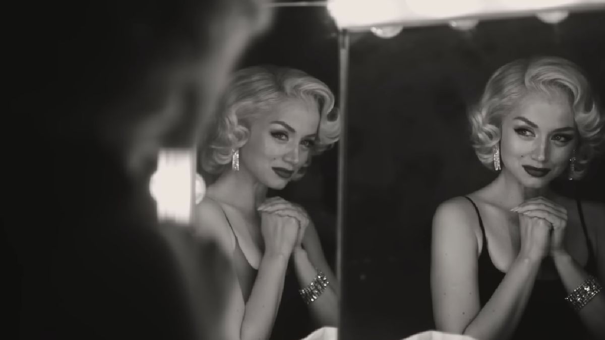 Ana de Armas interpretando a Marilyn Monroe en "Blonde". (Netflix)