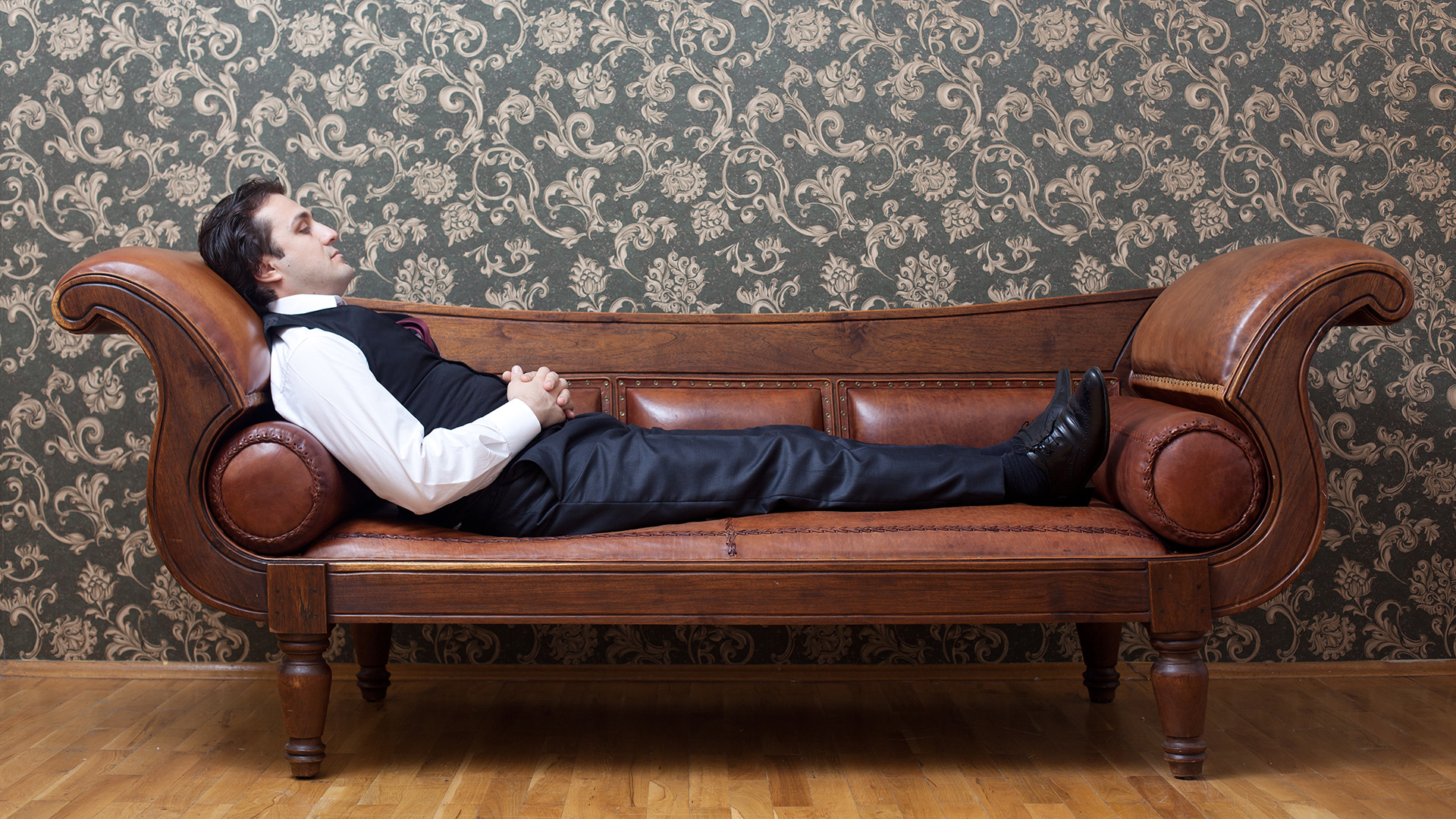 El diván es una de las ideas más frecuentemente asociadas al psicoanálisis (Getty Images)