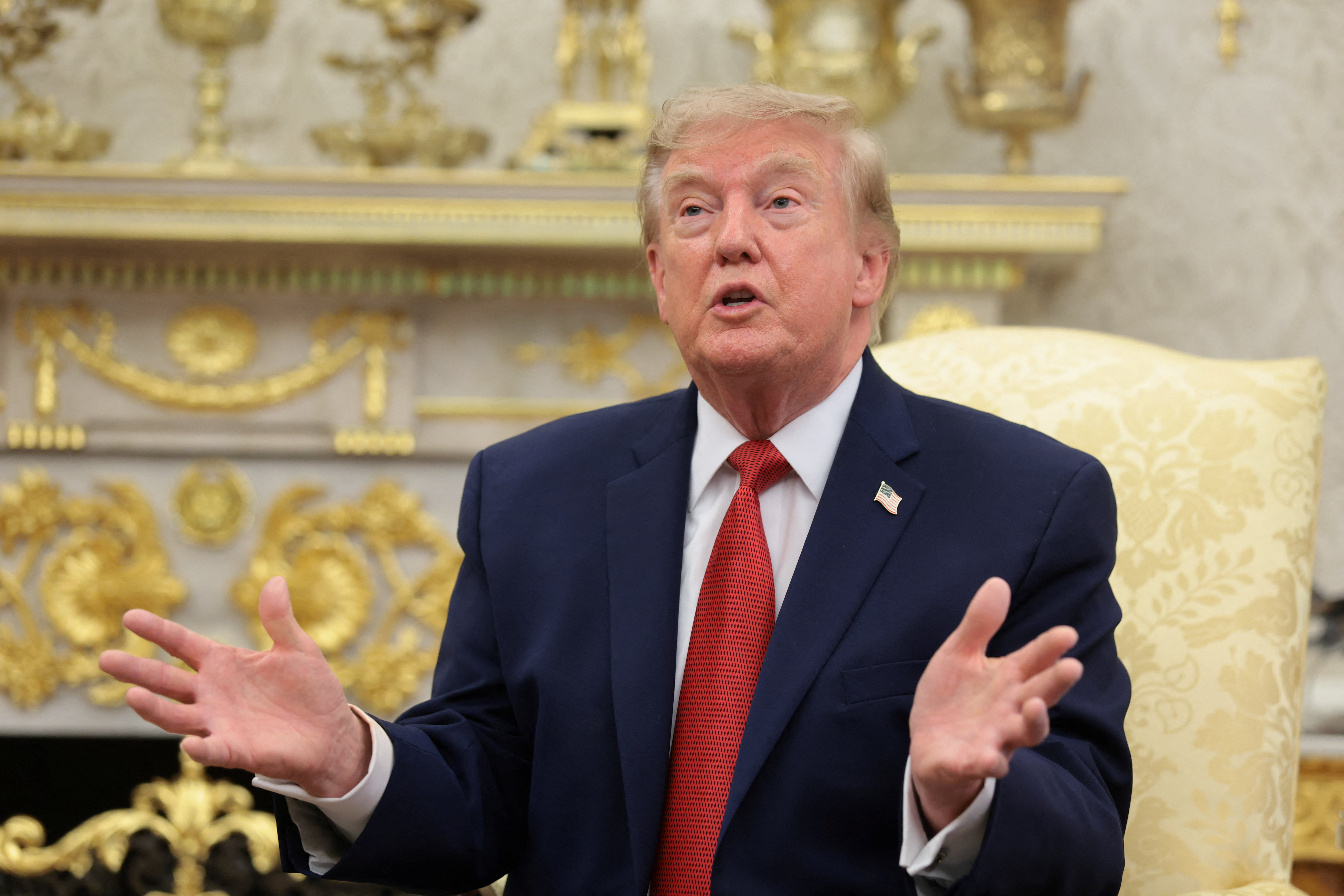 Donald Trump dijo que no hay diálogo en curso ni previsto con Irán pero que el estrecho de Ormuz está "abierto y operativo"