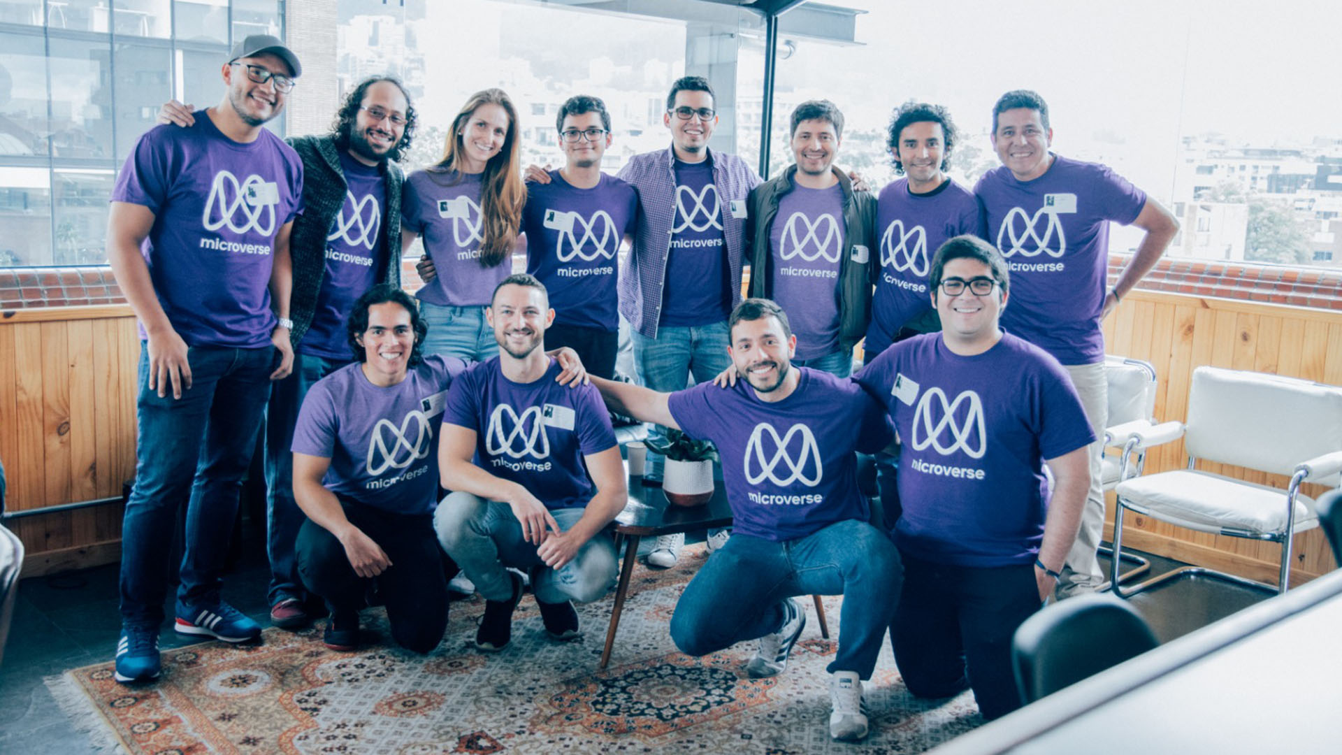 El CEO de la empresa en una reunión con estudiantes de Colombia