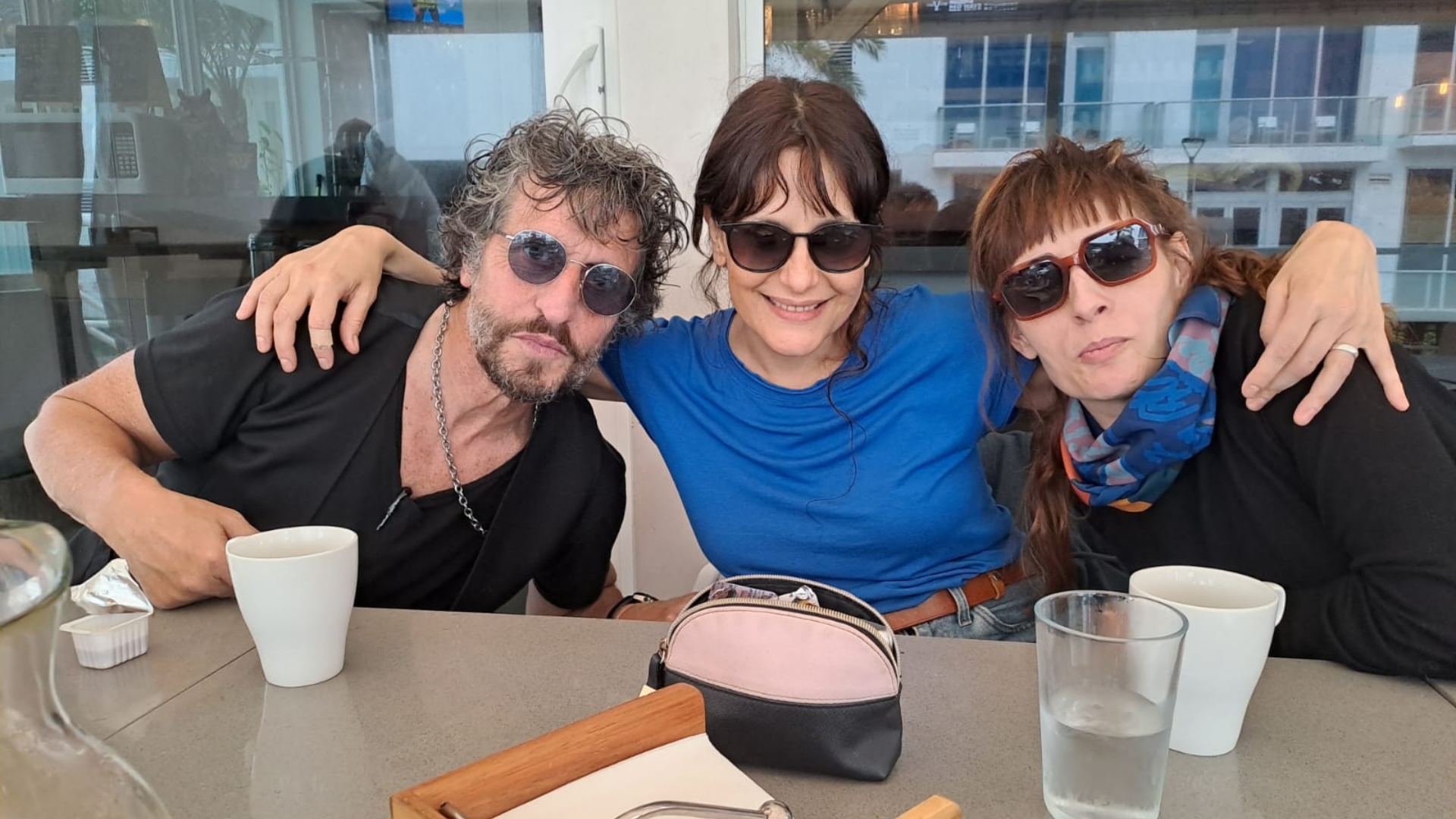 Diego Peretti, Paula Staffolani y Agustina Cerviño, los protagonistas de “Por H o por B”  
