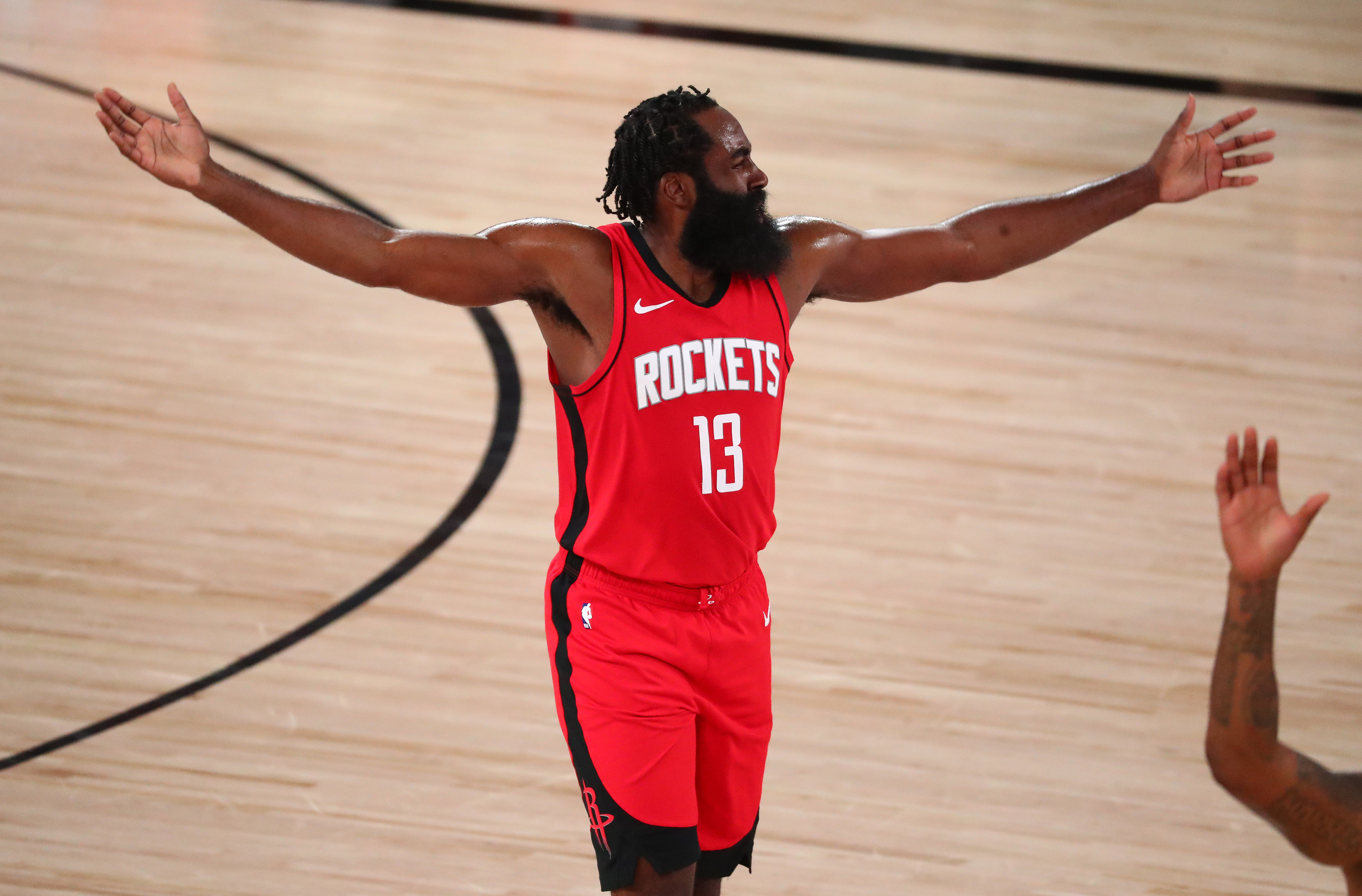 James Harden rechazó un nuevo contrato con Houston Rockets y lo seduce la posibilidad de jugar en Brooklyn Nets (USA TODAY Sports)