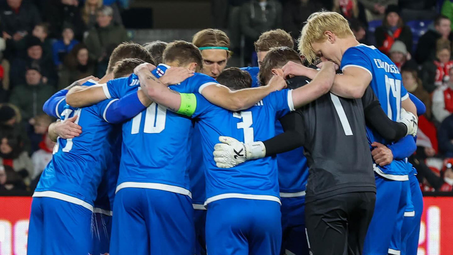 La policía francesa tiroteó a un hombre armado con un cuchillo en una estación de París