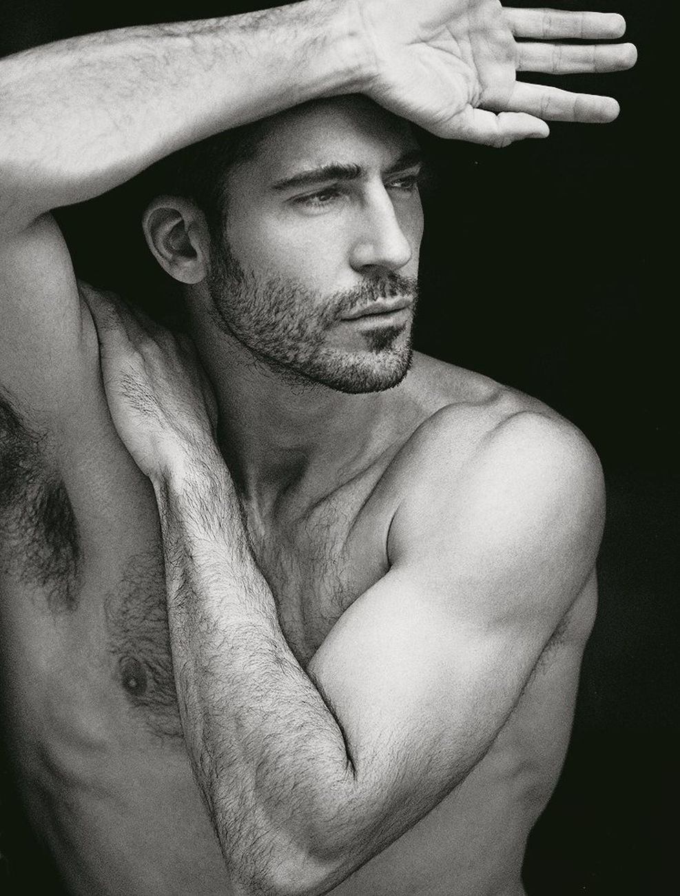 El actor suele ser modelo de grandes portadas para revistas de moda 
(Foto: Instagram/@miguelangelsilvestre)
