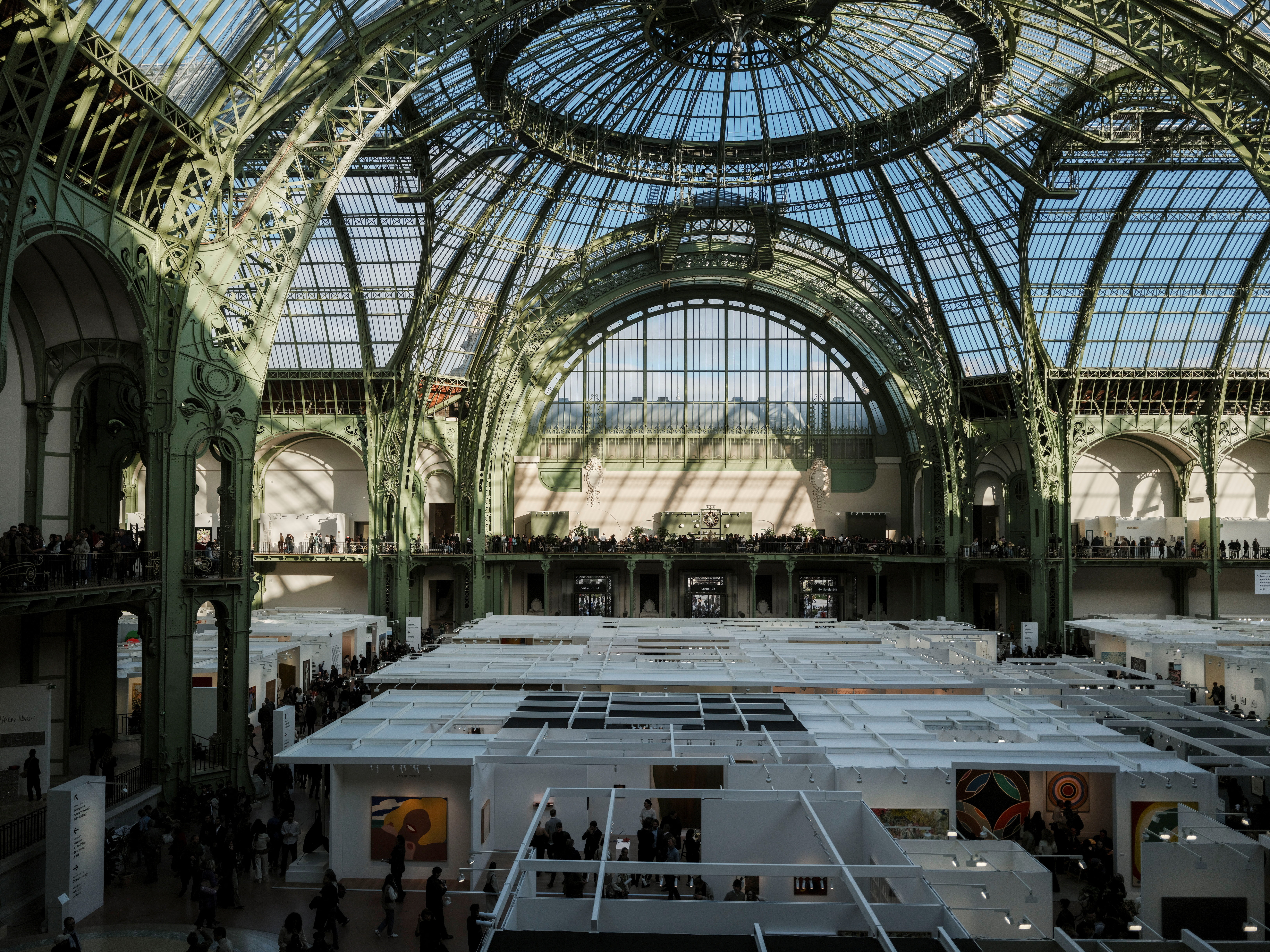 Detuvieron a cuatro extranjeros por el contrabando de casi 2 mil perfumes árabes truchos