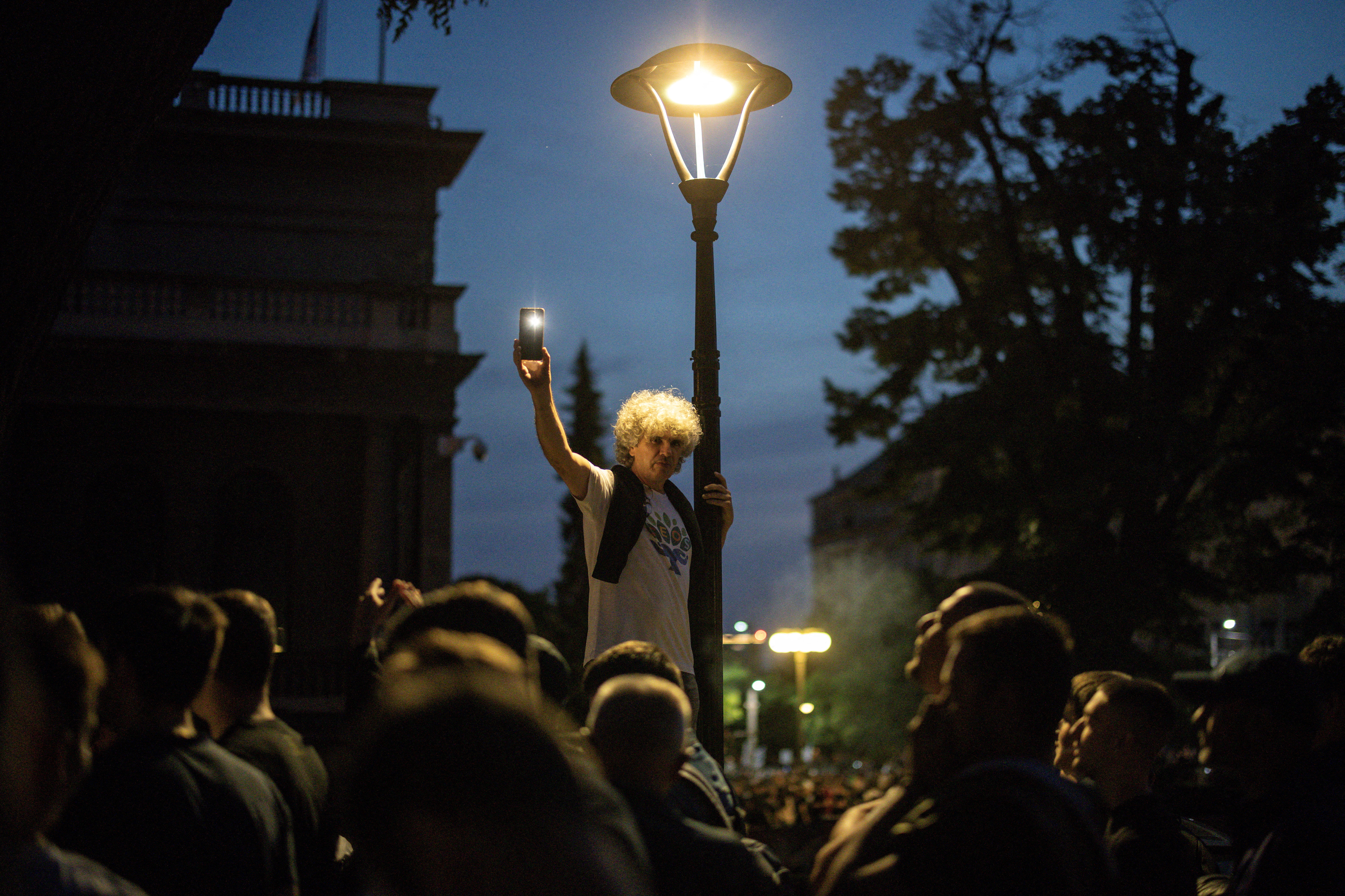 Protestas contra la violencia en Serbia luego de los tiroteos (REUTERS/Marko Djurica)