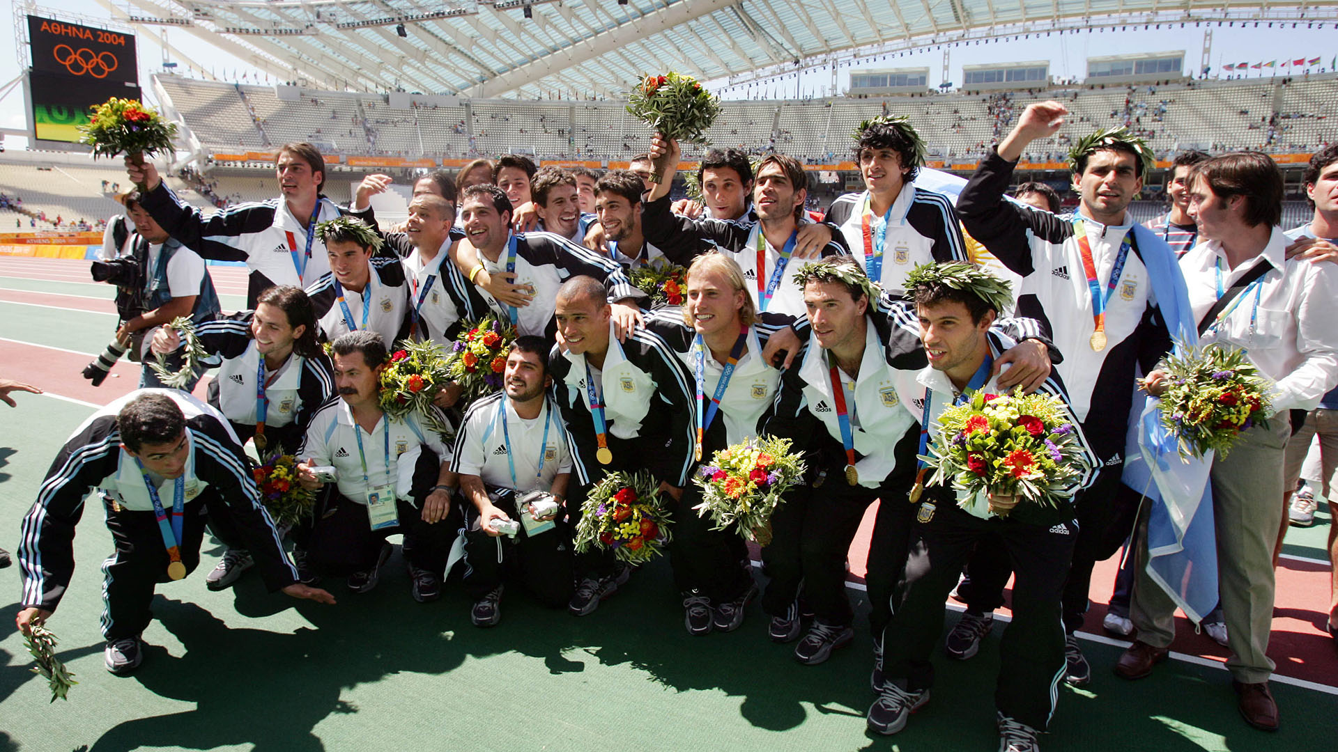 La albiceleste se colgó la medalla de oro en los Juegos Olímpicos de Atenas 2004 (Foto: AFP/Odd Andersen)