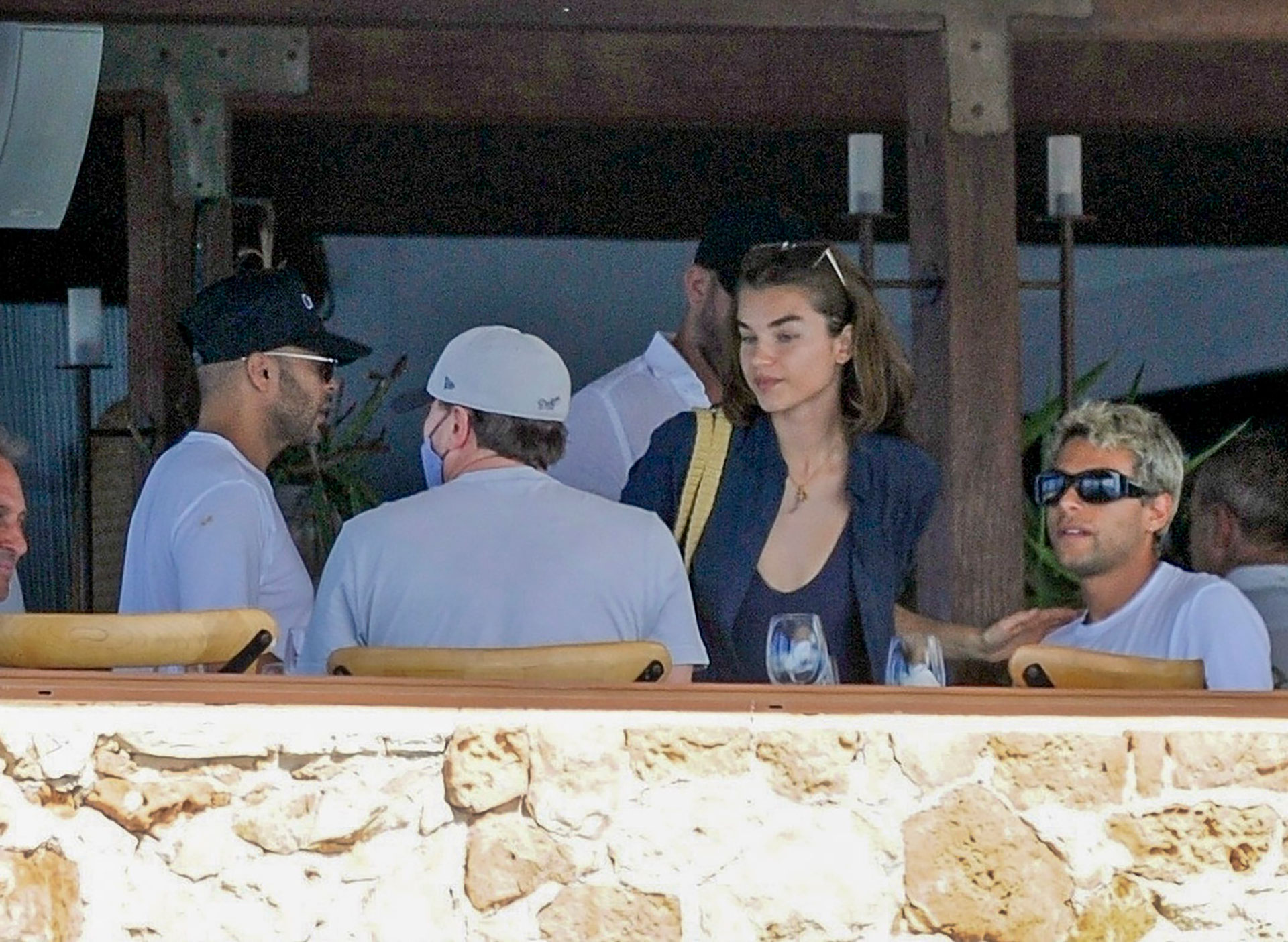 Leonardo DiCaprio y la modelo Meghan Roche, estuvieron cenando y después se fueron a un yate, sin nadie más de compañía. (Grosby)