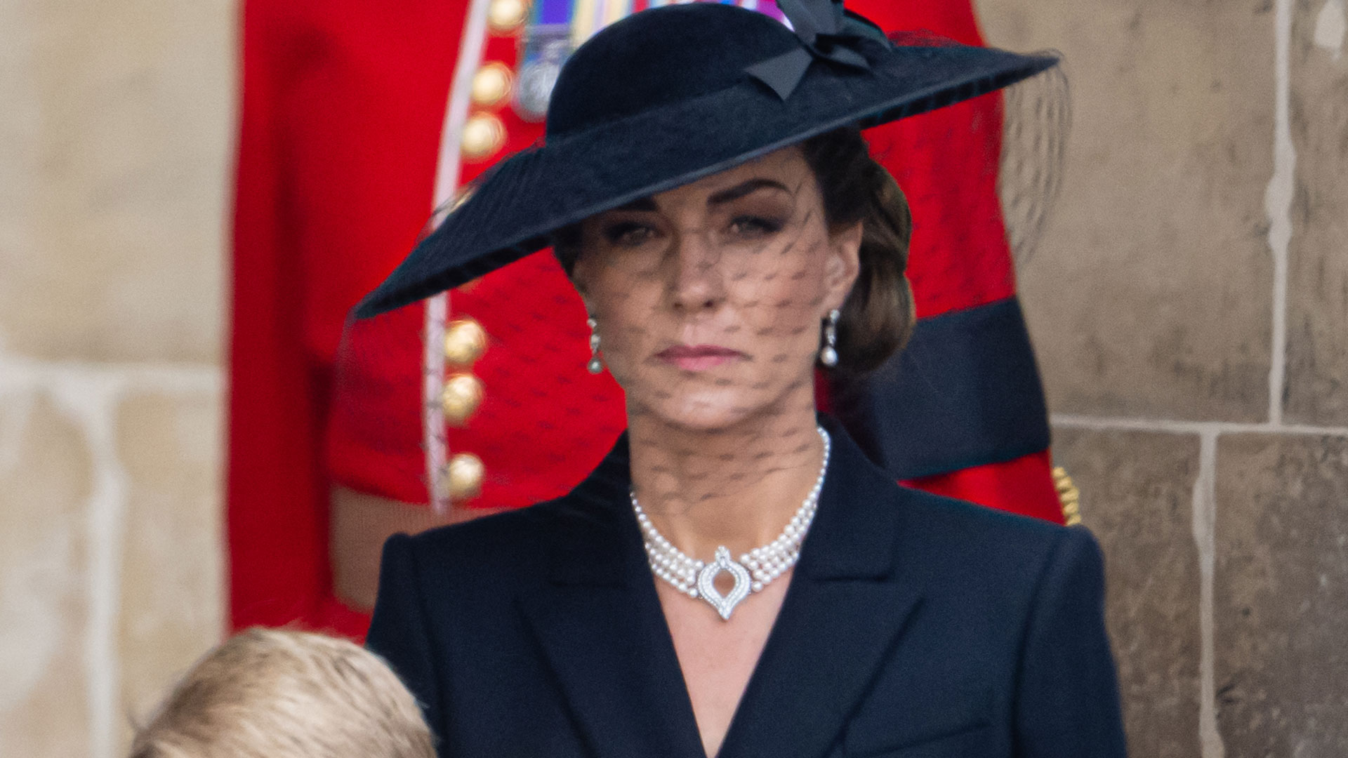 Kate Middleton rindió homenaje a la reina Isabel con unas joyas que pertenecieron a la monarca (Getty Images)