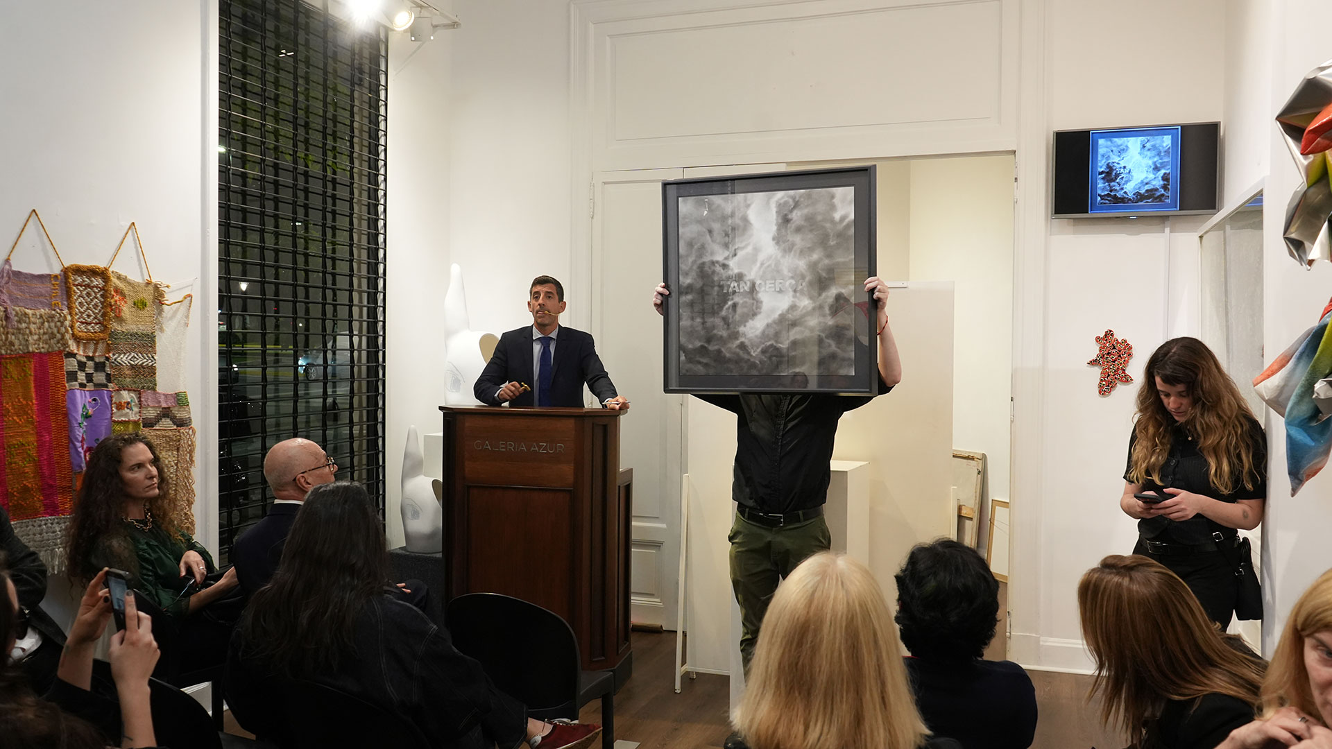 250 personas, 28 obras vendidas y una fiesta del arte: se realizó la subasta solidaria del Museo Sívori