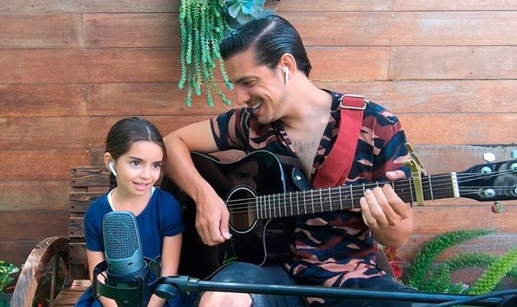 En una transmisión en vivo, Vadhir Derbez mostró el talento musical de su hermana Aitana (Foto: Instagram @vadhird)