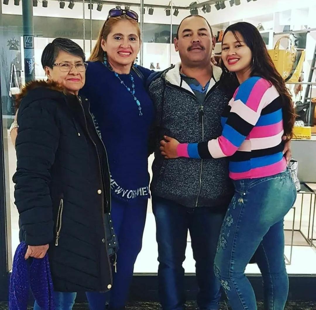 La familia de Yamilet en Mendoza: su madre Ángela (que murió en 2020), su esposo Leonardo y su hija Nicolle