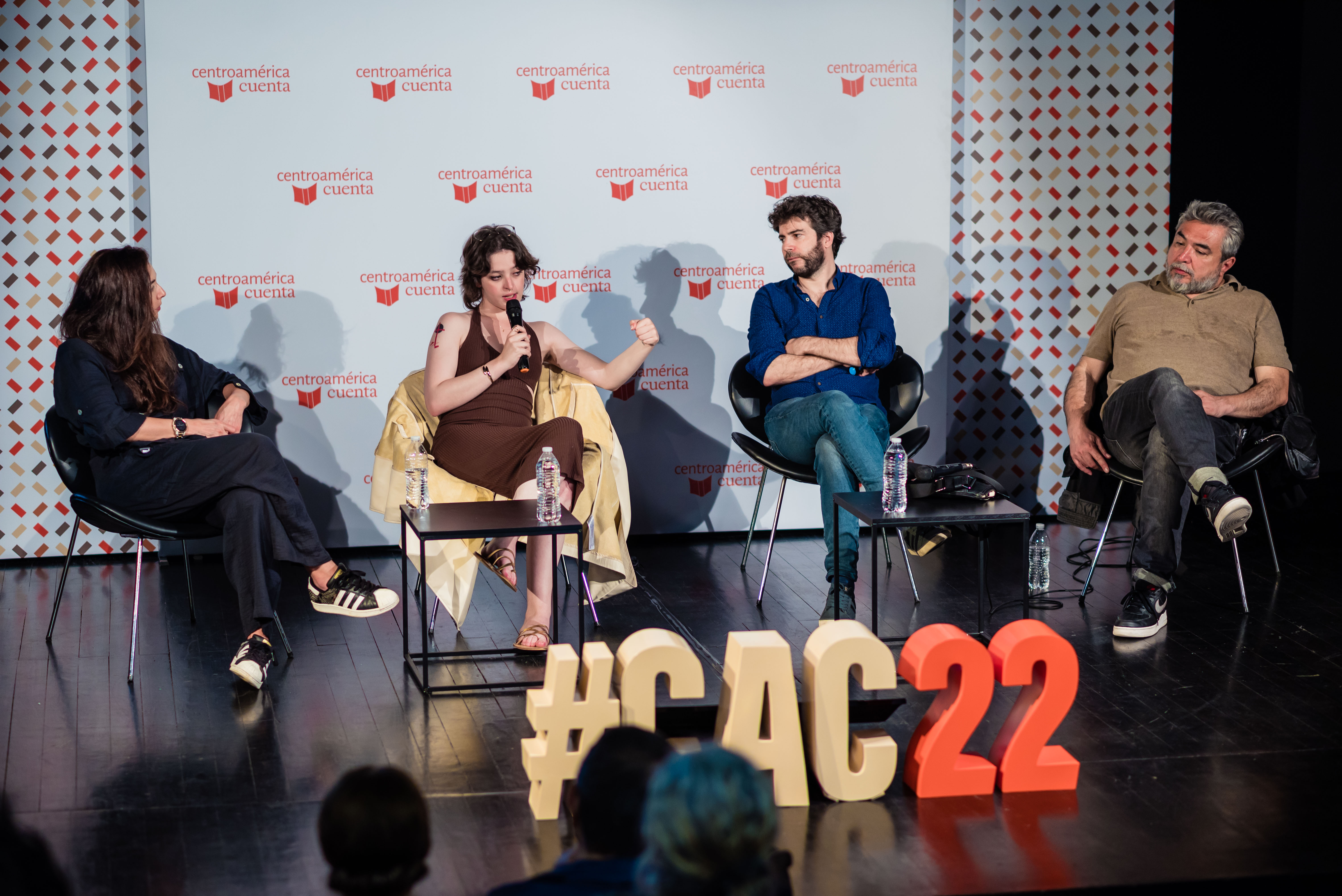 The Centroamérica Cuenta festival, held this year in Guatemala due to the repressive situation in Nicaragua, had top-class guests such as Spanish sensation Elizabeth Duval (second from left).