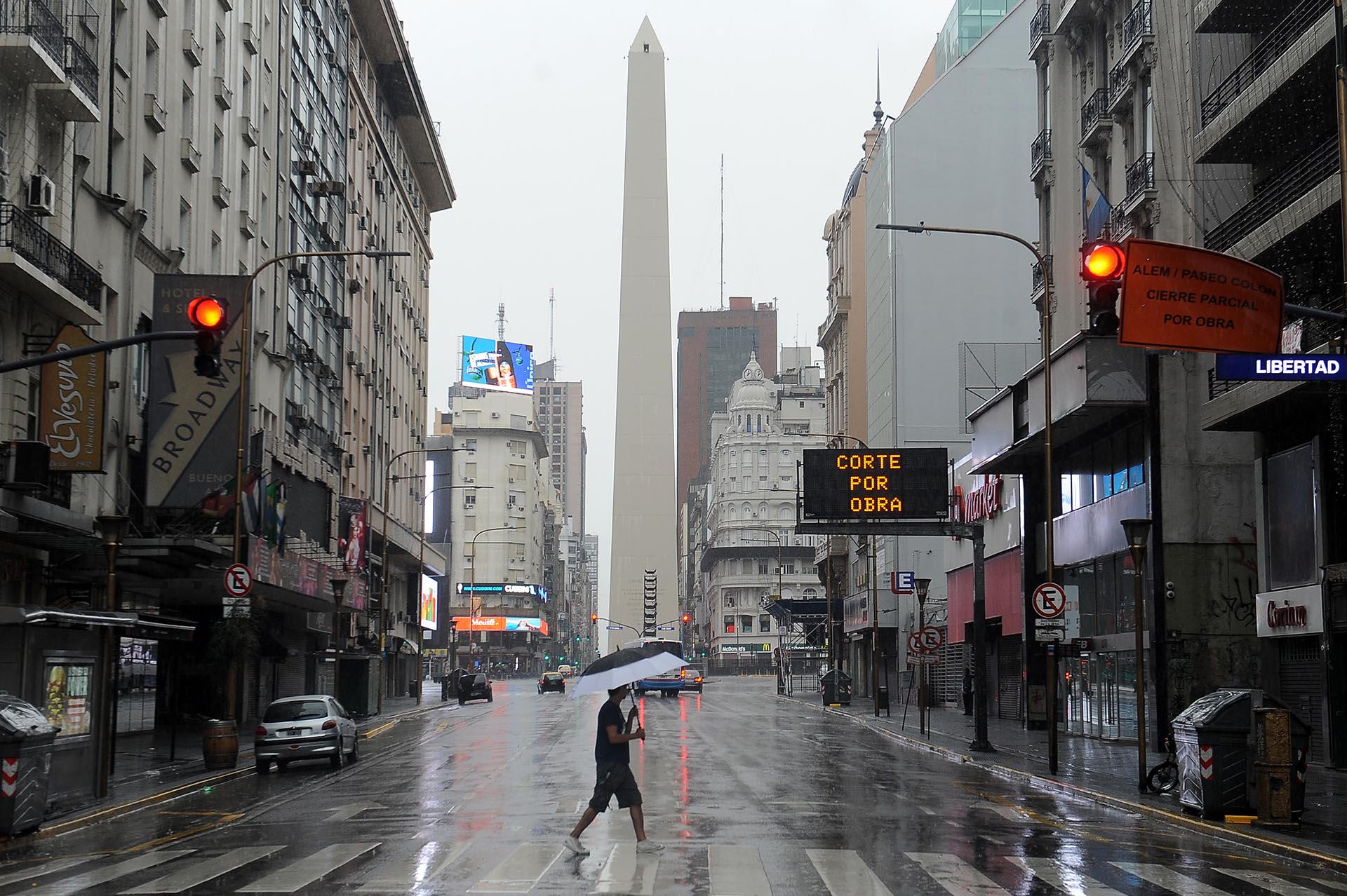 La lluvia llegó a la Ciudad de Buenos Aires y rige una alerta amarilla por tormentas en el AMBA