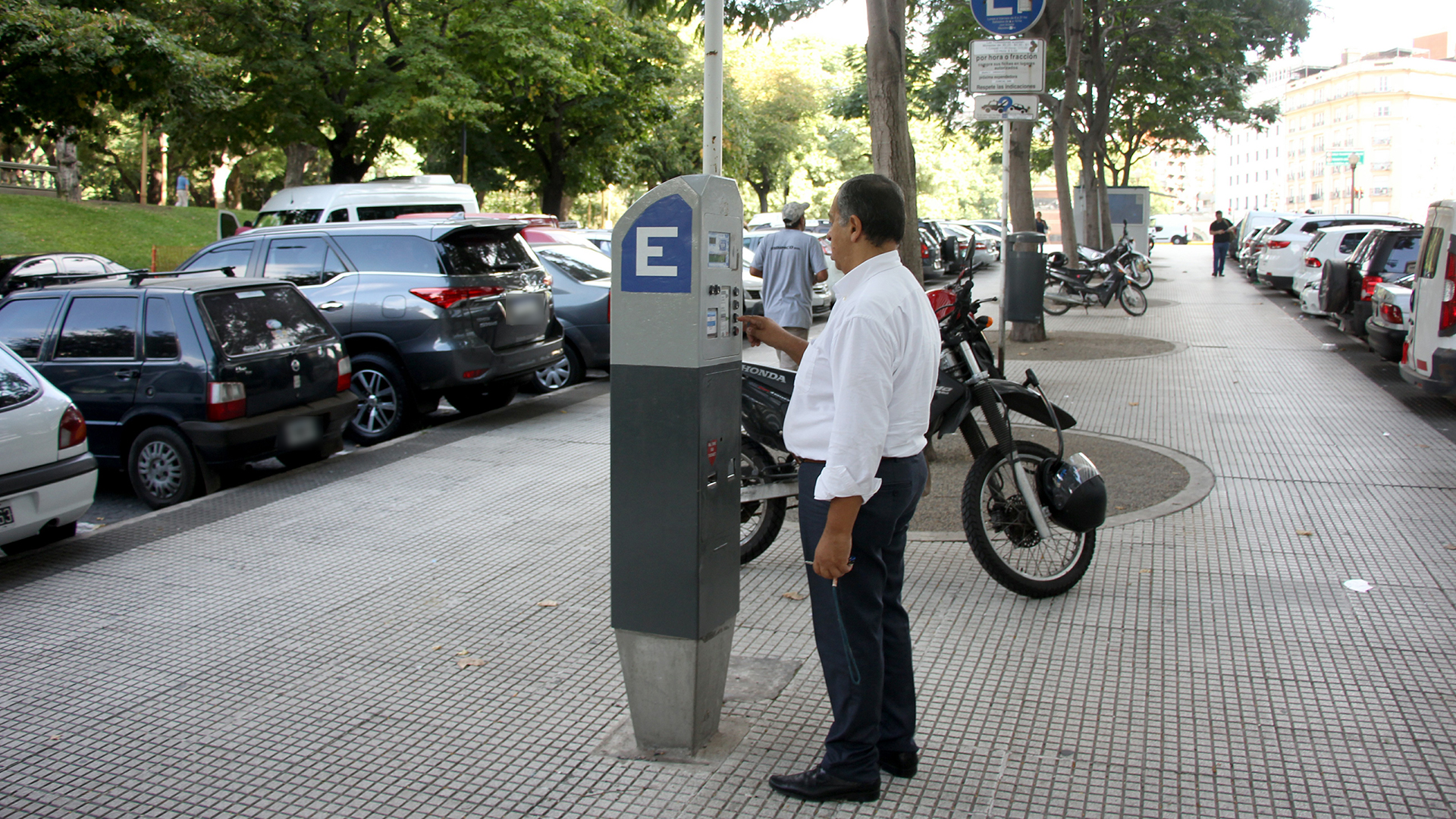 Confirman una suba de 30 a 45 pesos en la tarifa para estacionar en la  Ciudad - Infobae
