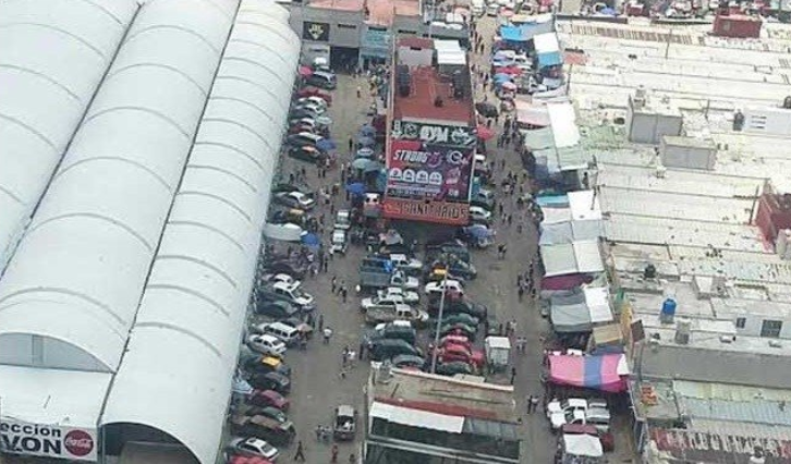 Vista aérea del mercado Morelos, donde se registraron connatos de violencia perpetrados por la banda de El Grillo (Foto: Especial)