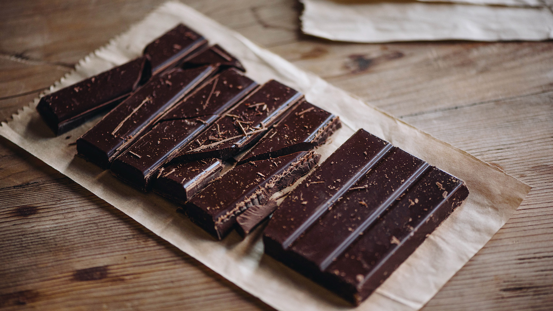 Los productos de chocolate con un alto porcentaje de cacao tienden a ser mejores para la salud porque contienen menos azúcar y menos grasa 