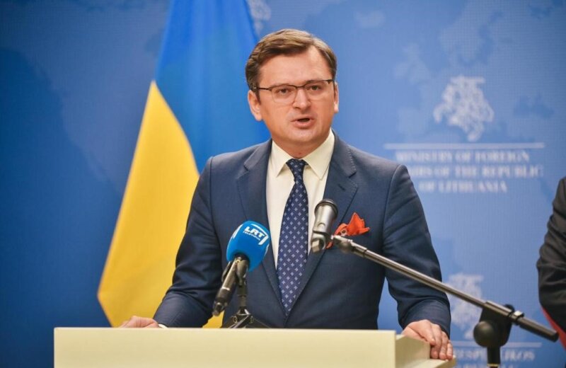 Kuleba expresó que ha reiterado la solicitud de Kiev para que Jerusalén proporcione sistemas y tecnología de defensa aérea y antimisiles.