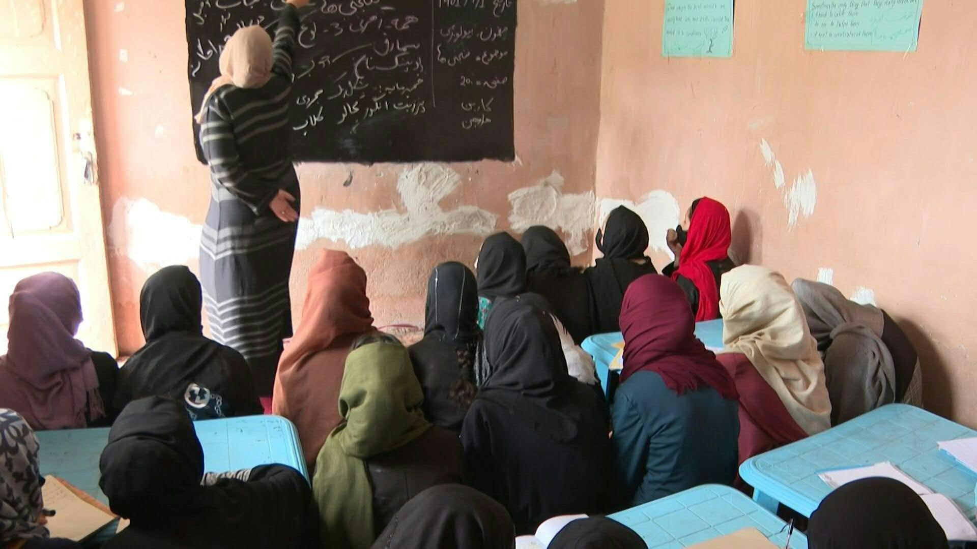 Una escuela de mujeres clandestina en Afganistán.