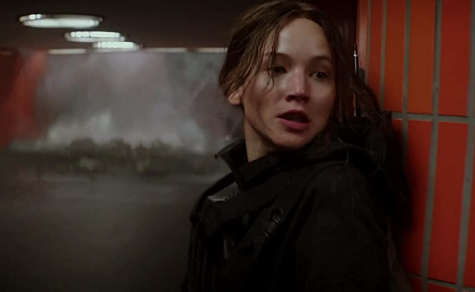 Jennifer Lawrence como Katniss Everdeen en la saga de "Los juegos del hambre".