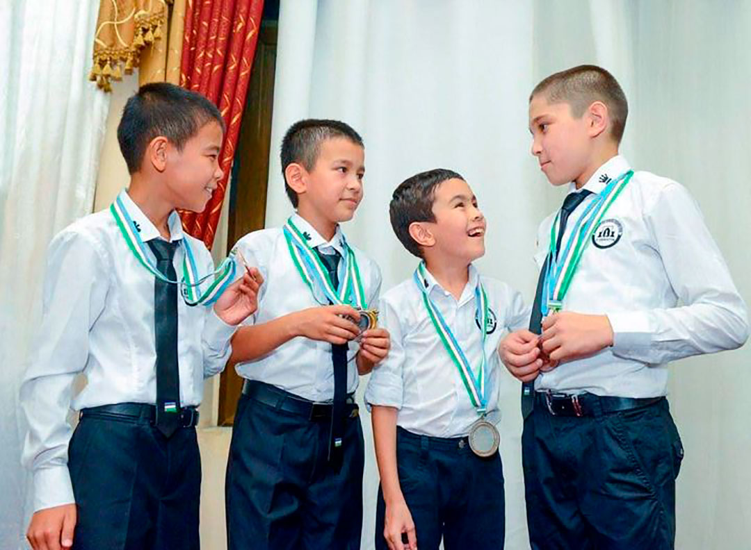 Los campeones uzbekos de pequeños 