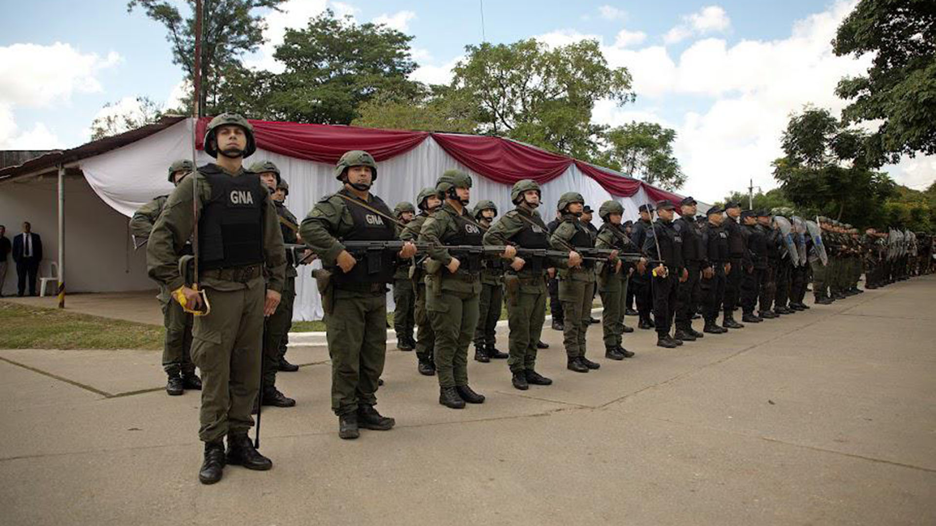 El Gobierno aumentó los salarios de las Fuerzas Armadas y la Policía de los Establecimientos Navales