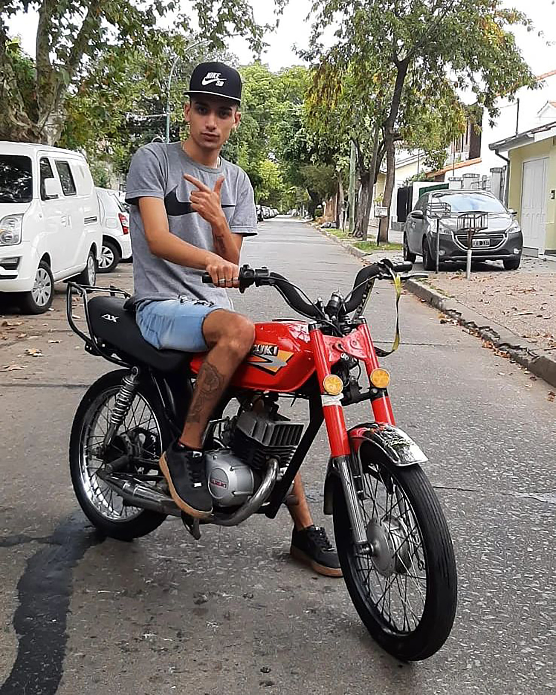 Nahuel, el motoquero que ayudó a Paula Chaves (Foto: @problemamio.22)