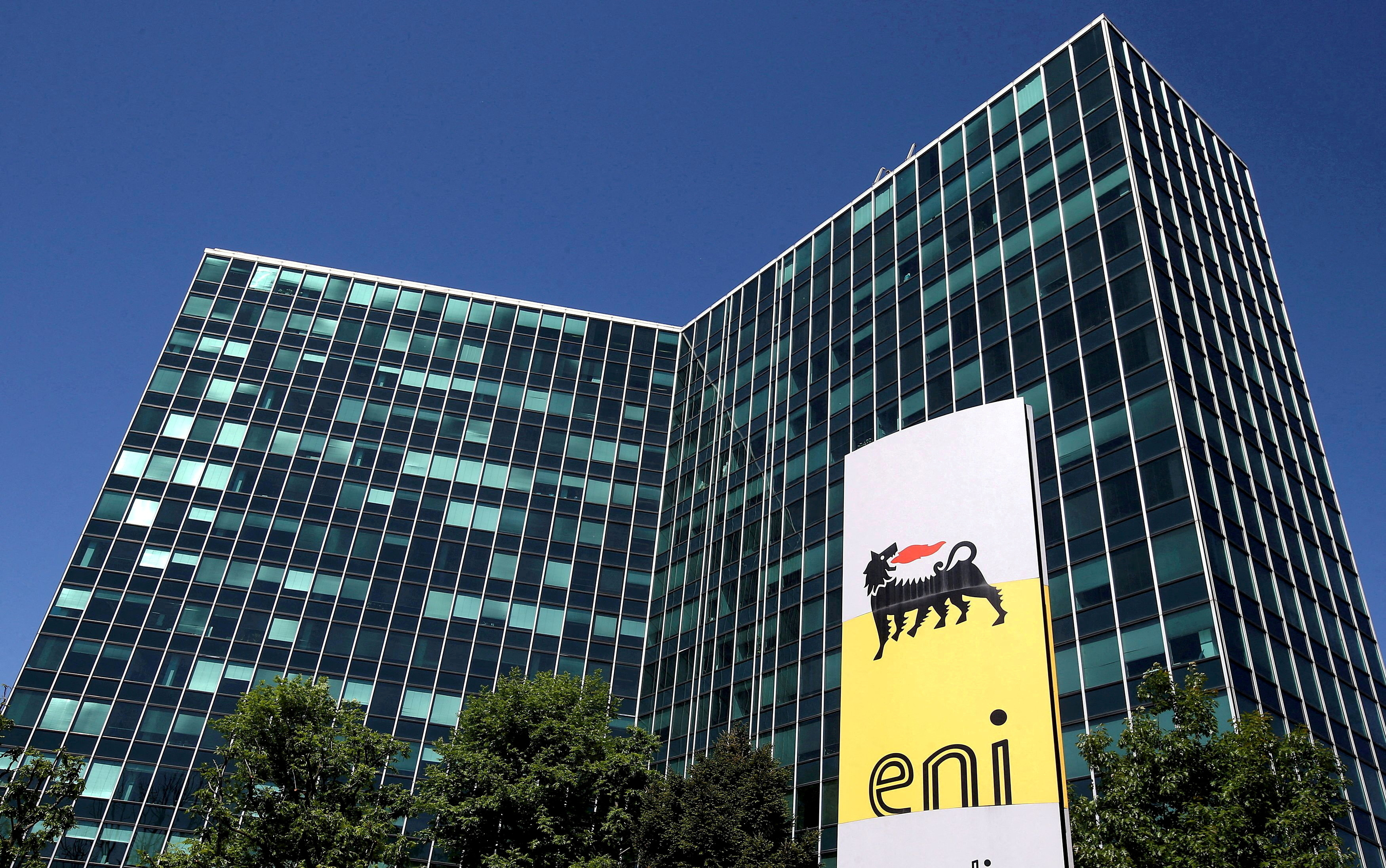 Las petroleras europeas Eni y Repsol también han sido autorizadas desde el año pasado por Washington (REUTERS/Stefano Rellandini/File Photo)