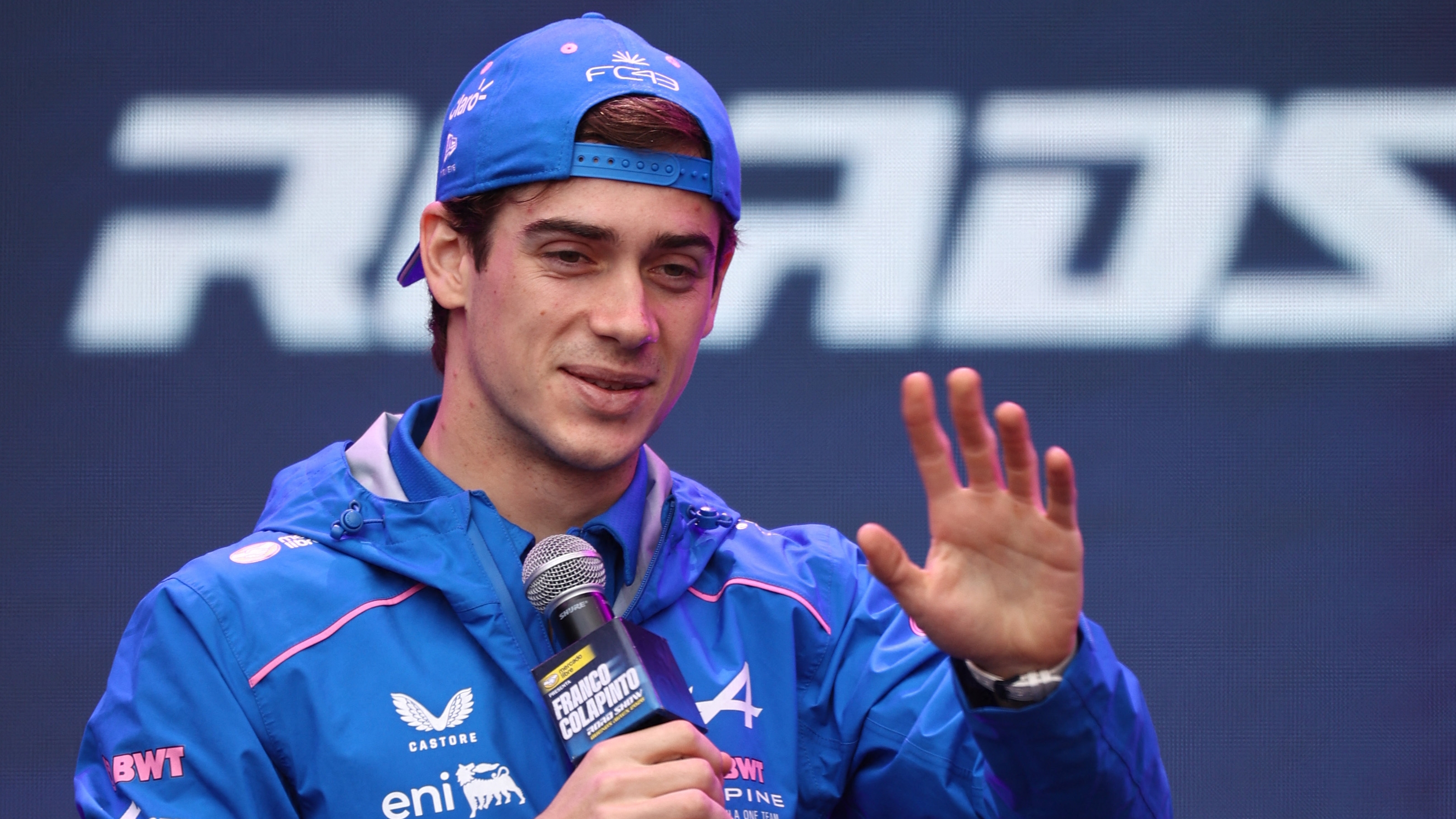 Franco Colapinto rueda por primera vez con un F&oacute;rmula 1 por las calles de Buenos Aires frente a miles de personas