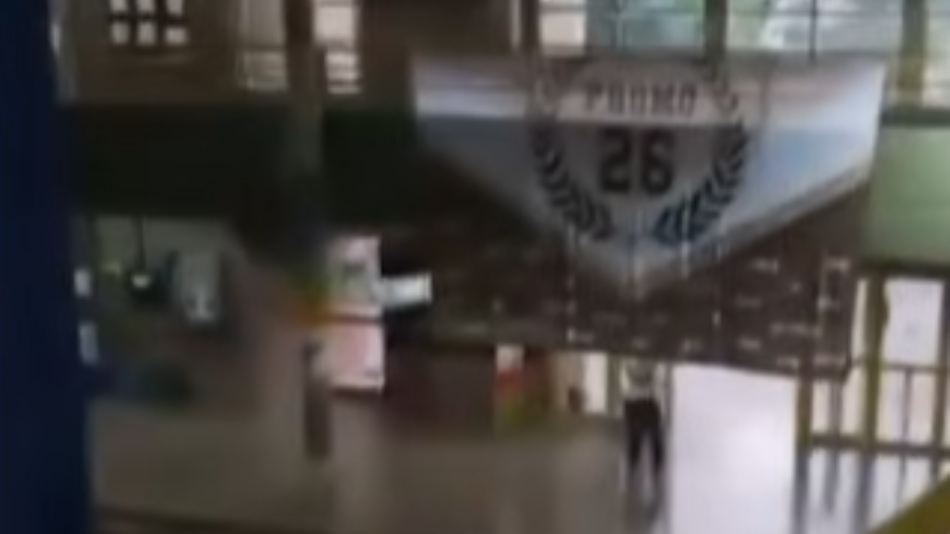 Los primeros videos del ataque en la escuela de Santa Fe y la corrida de los chicos tras los disparos