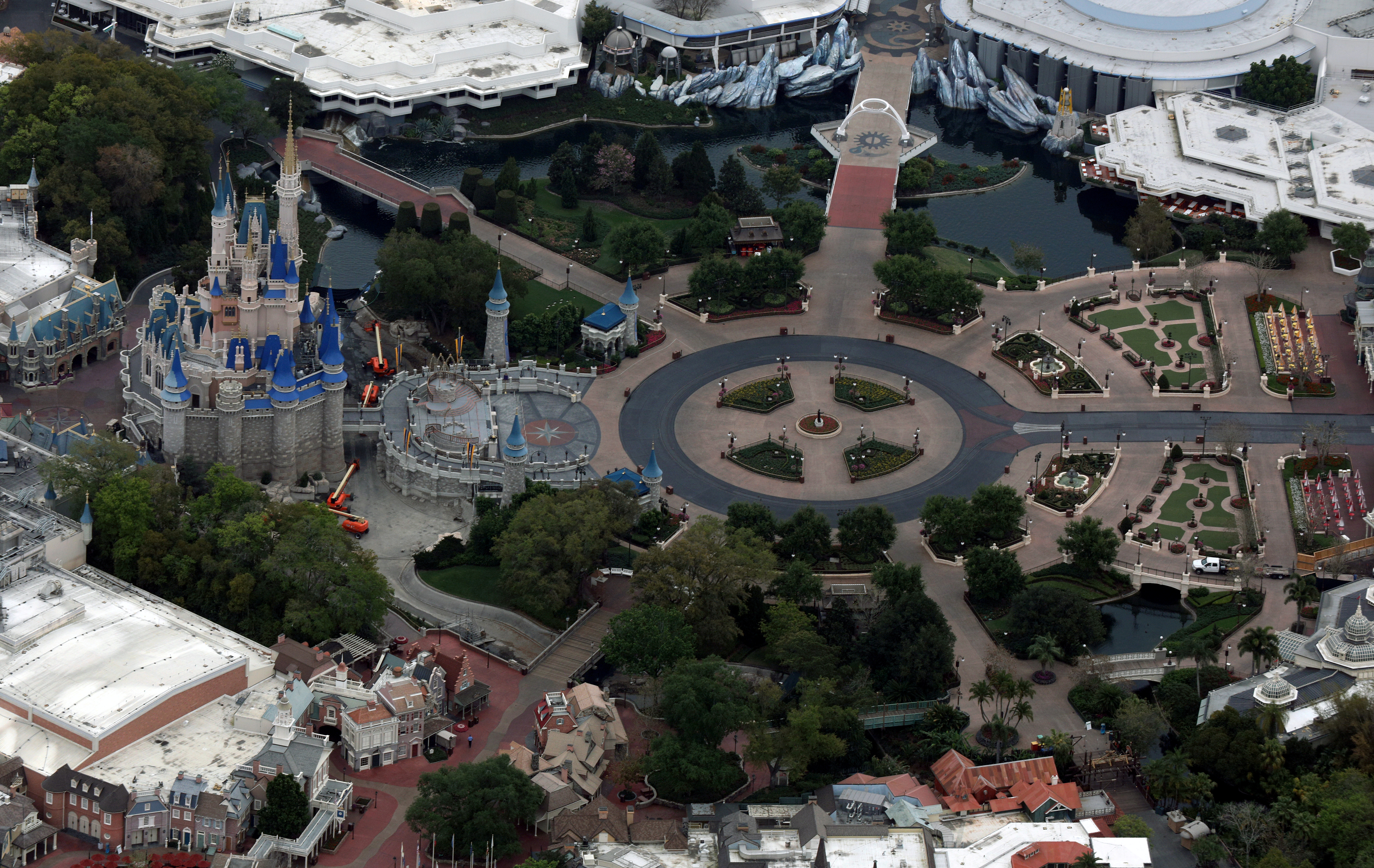 El parque de diversiones de Disney, sin gente (REUTERS/Gregg Newton/File Photo)