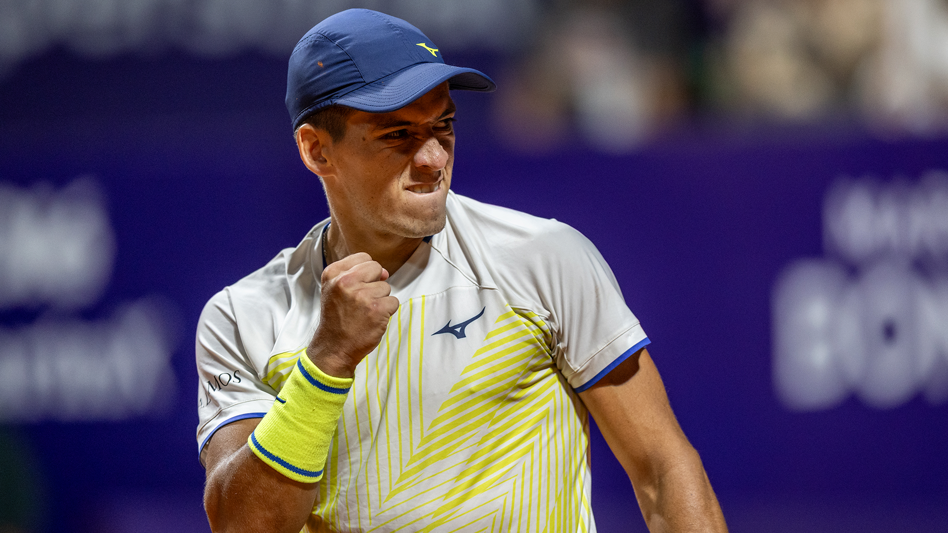 Jornada financiera: rebotó el dólar, las acciones volvieron a caer y subió el riesgo país