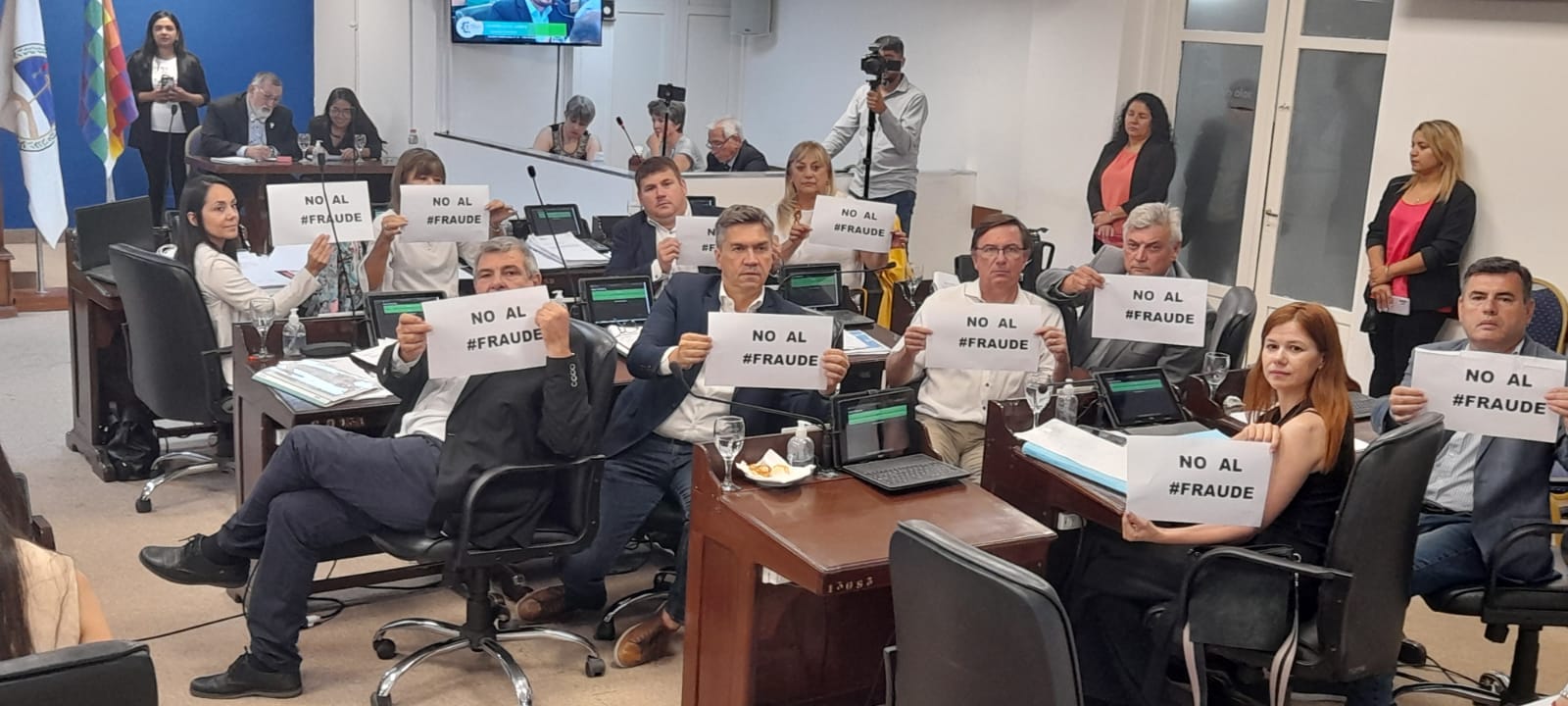 "No al fraude". La foto que publicó diputado chaqueño Alejandro Aradas, después de la eliminación de las PASO