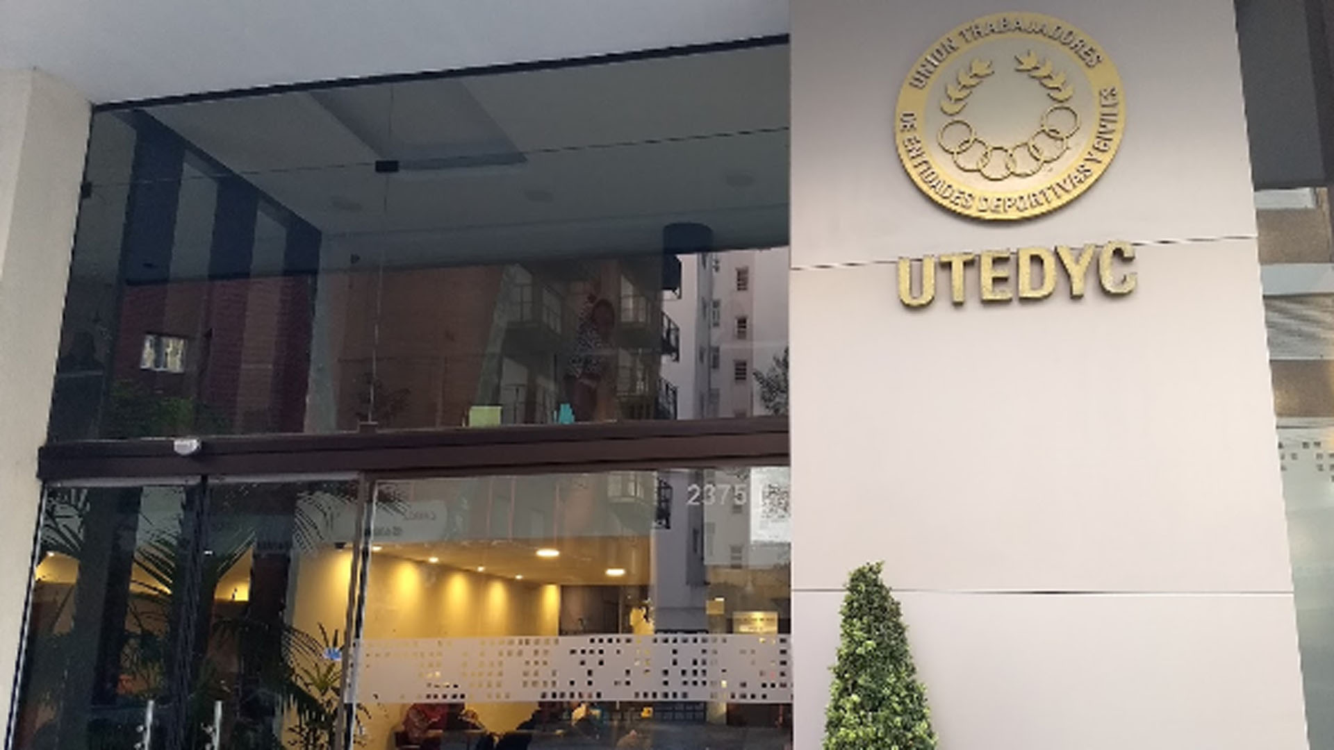 Los trabajadores de UTEDyC reclaman la reincorporación de los despedidos y el pago de sueldos atrasados a Nueva Chicago 