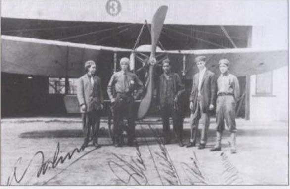 Madero también es responsable del inicio de la Aviación Militar Mexicana (Foto: mexicanaviationhistory.com/familia del general salinas)
