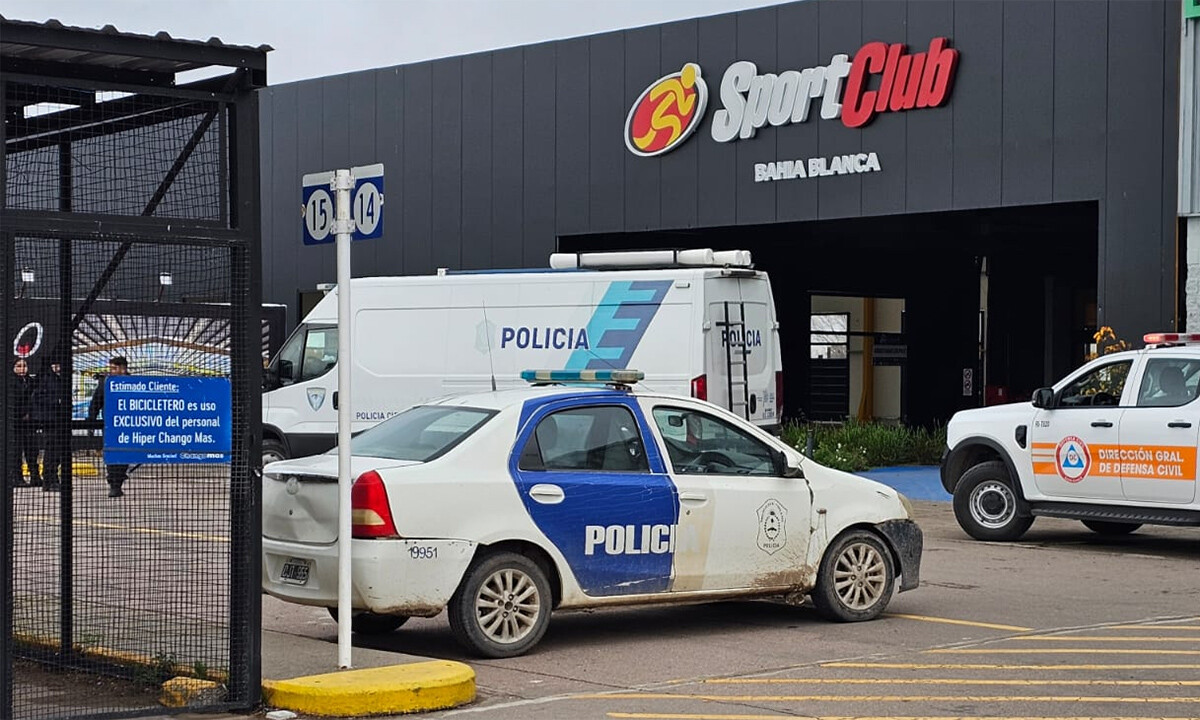 Conmoci&oacute;n en Bah&iacute;a Blanca: un hombre se apoy&oacute; sobre una pared falsa de un gimnasio, cay&oacute; al vac&iacute;o y muri&oacute;