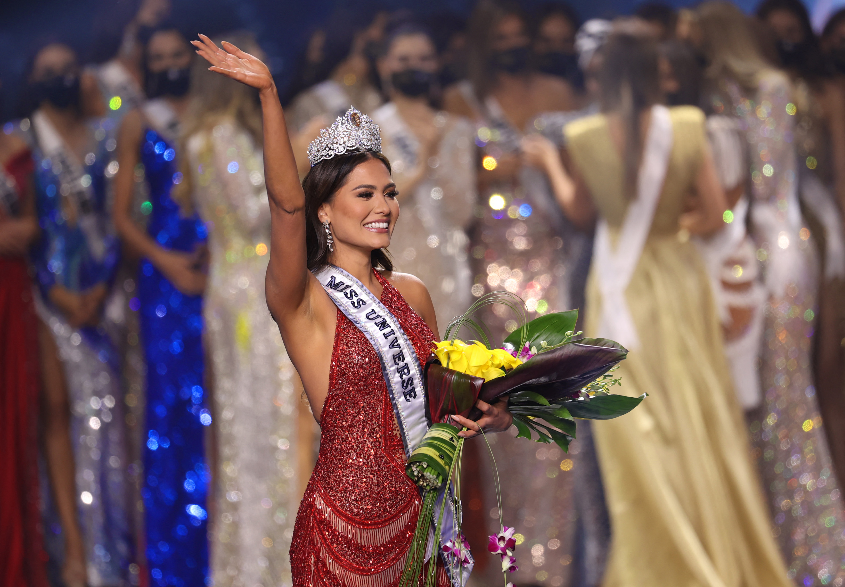 Vestido, maquillaje y peinado: quiénes fueron los responsables de Andrea  Meza en Miss Universo - Infobae