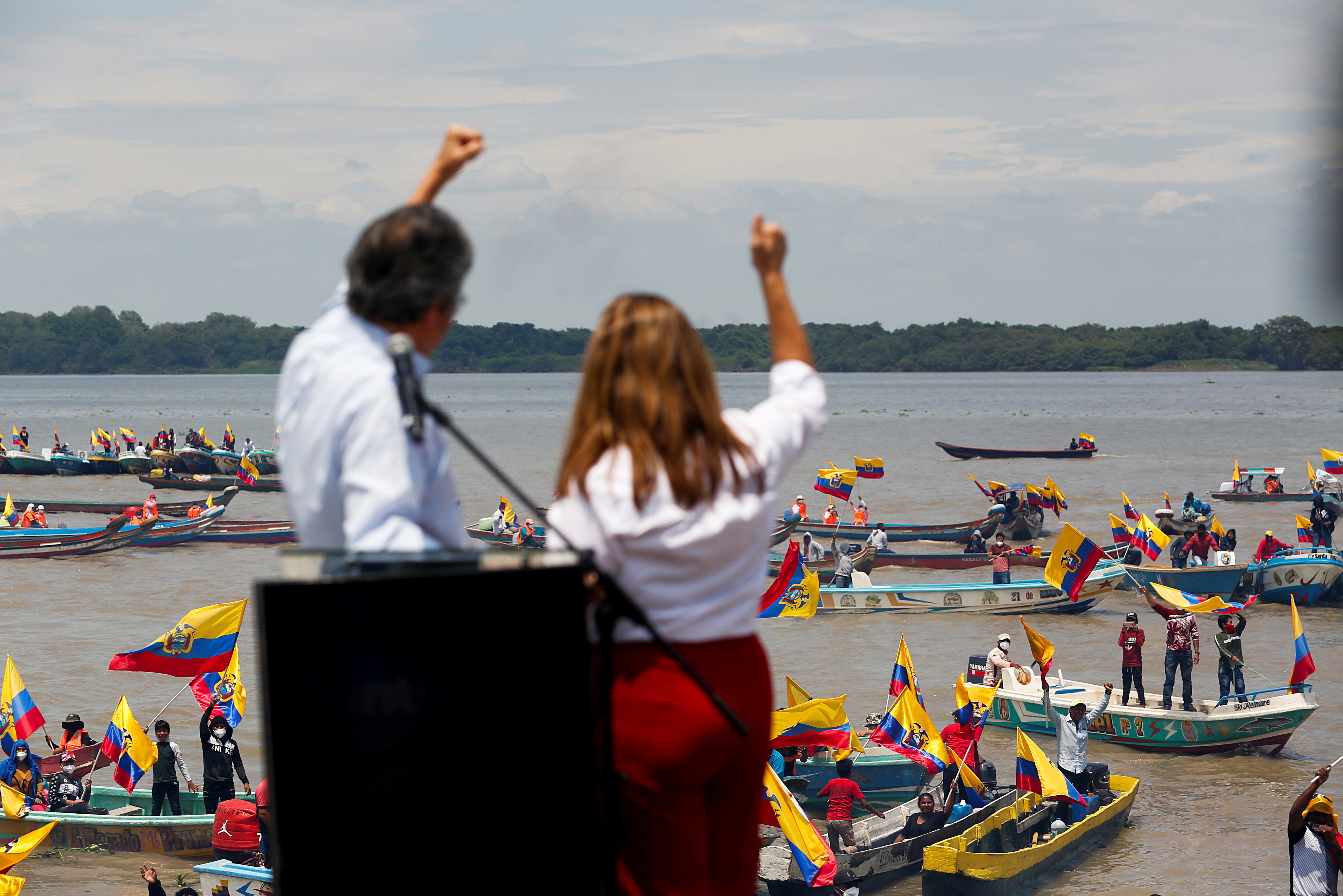 Desde el rio Guayas, Lasso  envió su mensaje a todos los ecuatorianos 