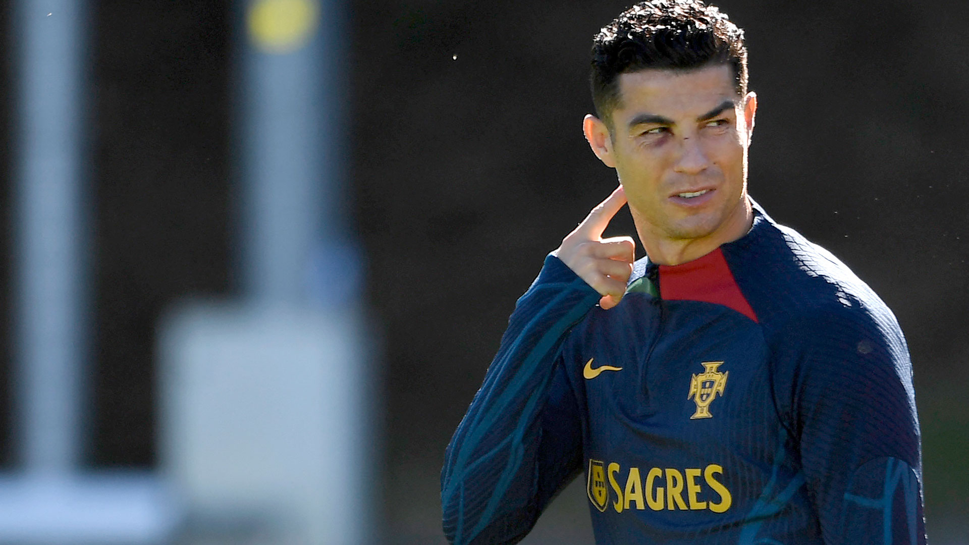 Cristiano Ronaldo se presentó a entrenar tras el golpe que sufrió en el partido anterior (AFP)