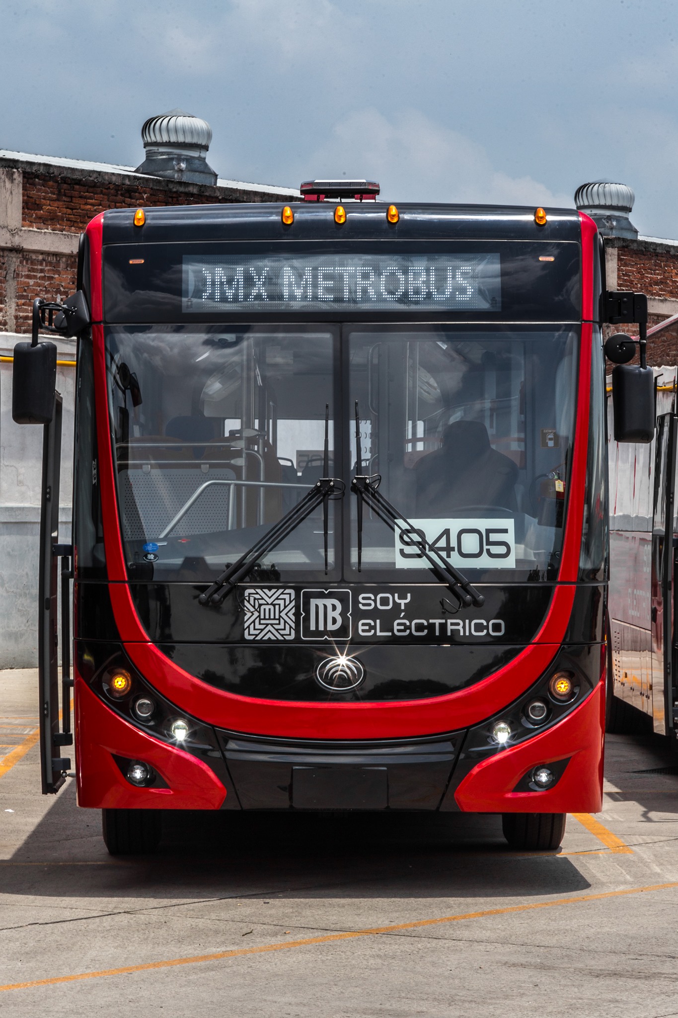 La línea 3 del Metrobús tendrá cambios para el próximo sábado 25 de junio (Foto: Twitter/ @LaSEMOVI)