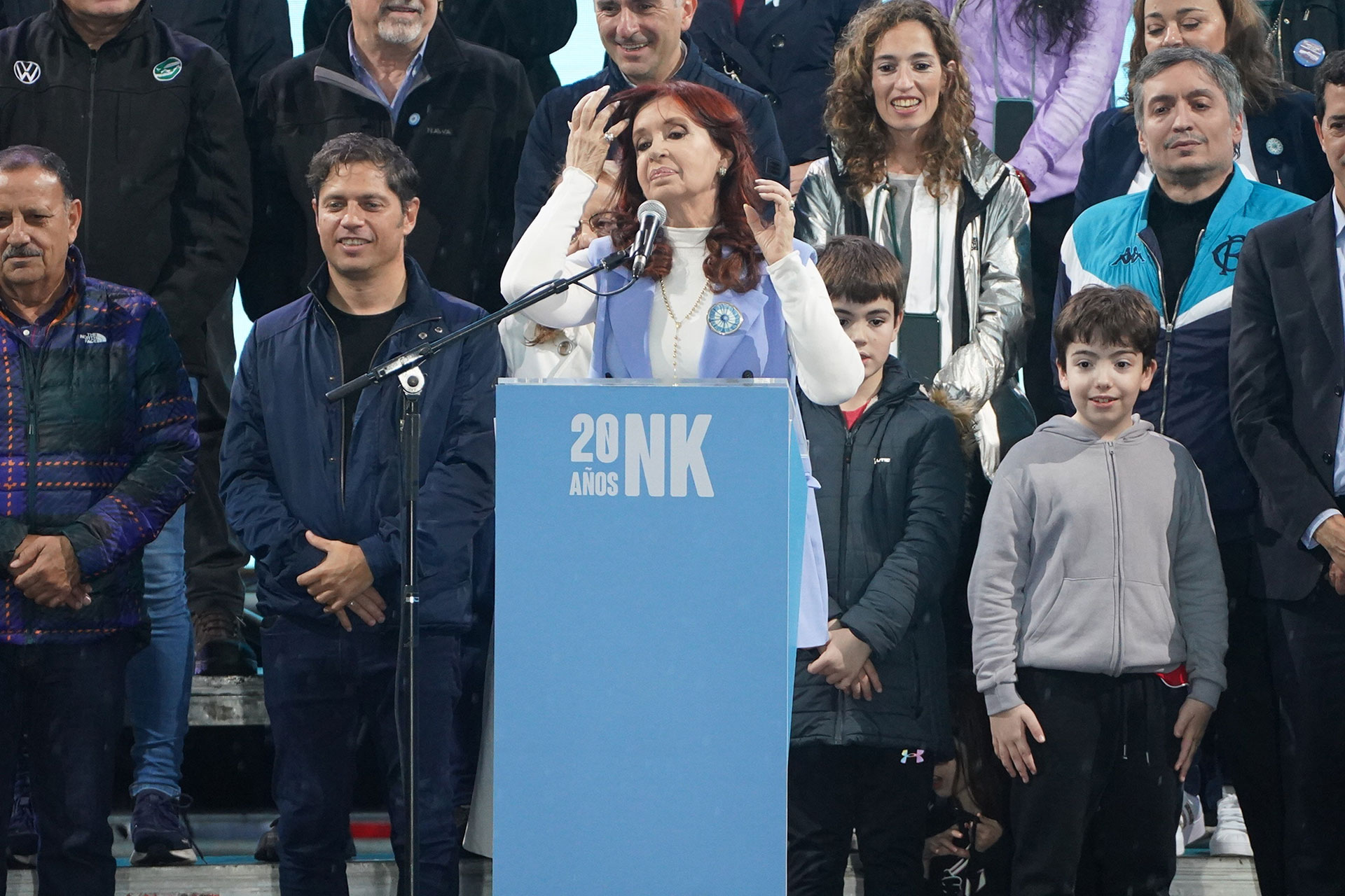 Kicillof, bien cerca de CFK en el escenario (Franco Fafasuli)